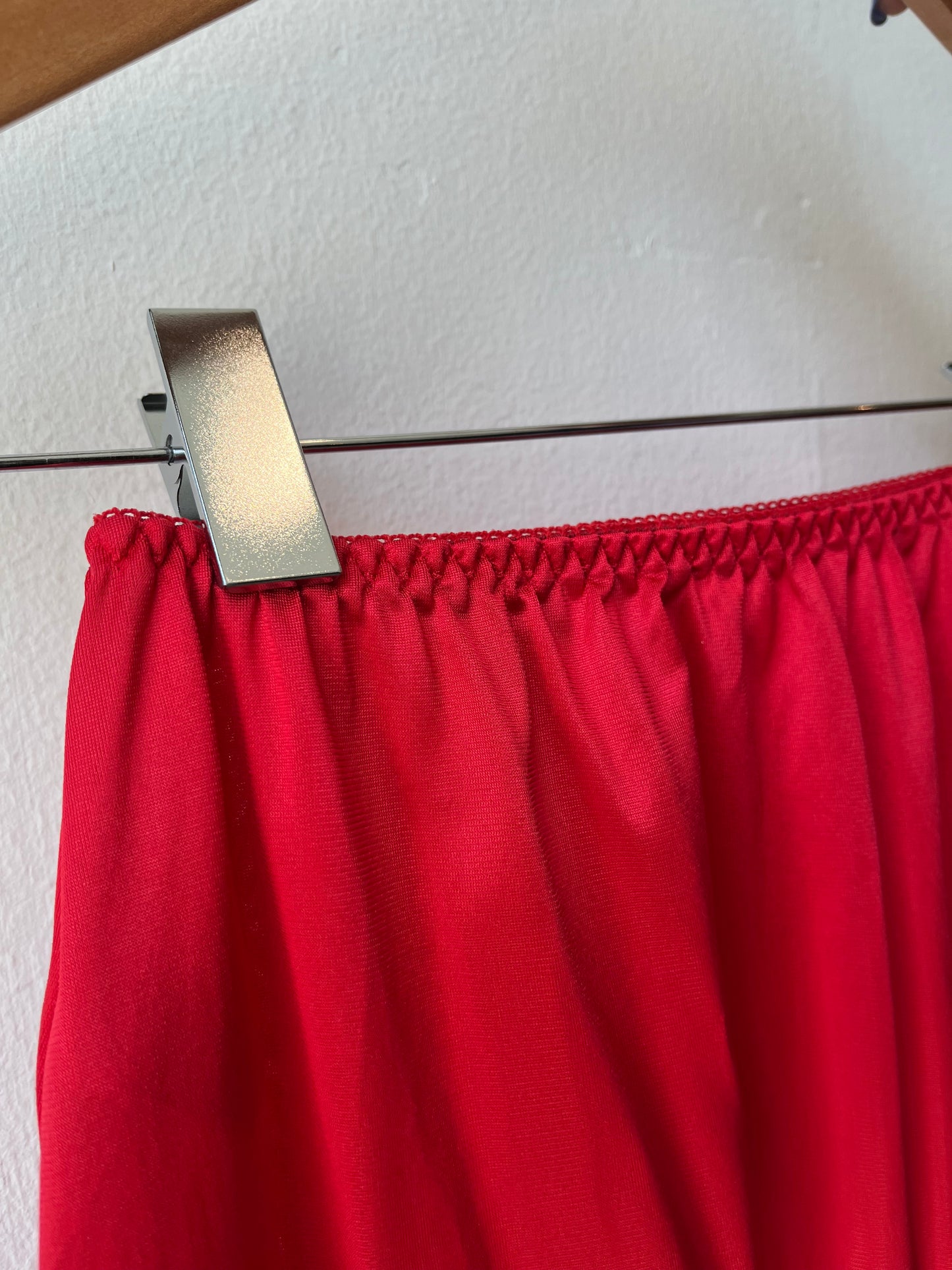 90's Red Lace Skip Skirt 24-28"