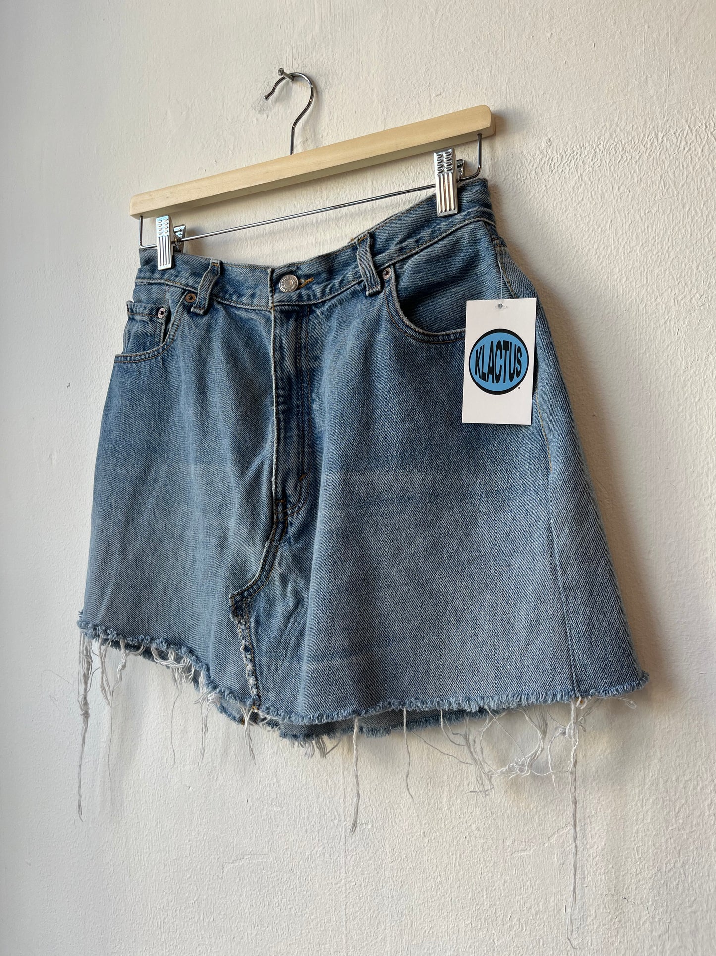 90's Levi’s Denim Skirt 28"
