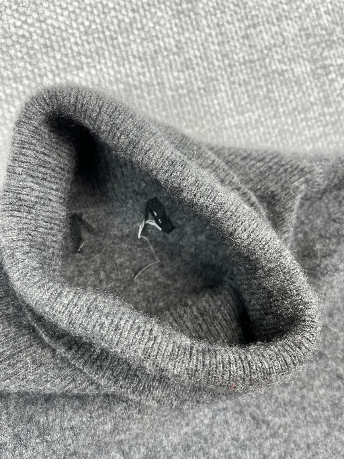 Y2K Gray Cashmere Sweater
