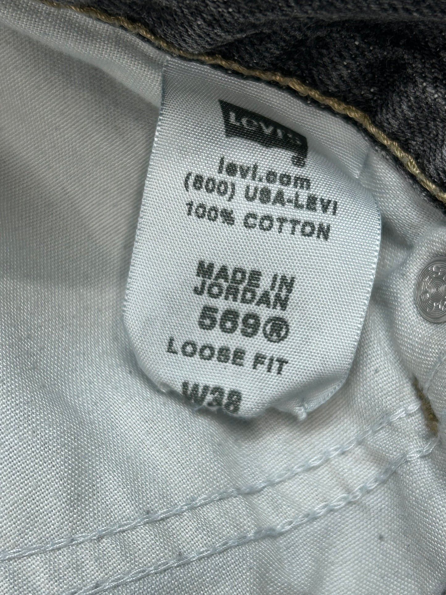Y2K Levi’s 569 Denim Shorts 37”