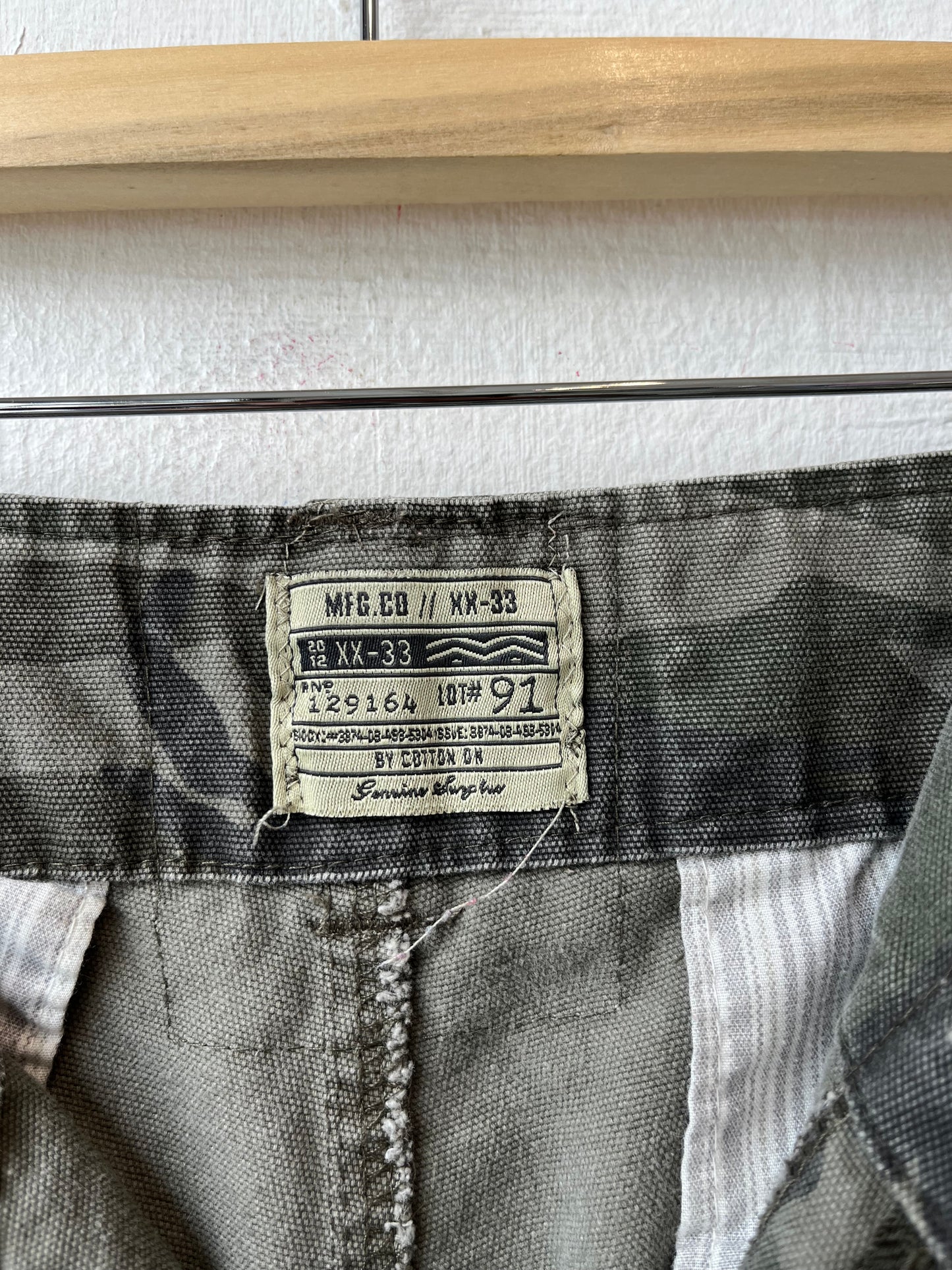 Y2K Camo Cargo Shorts 34"