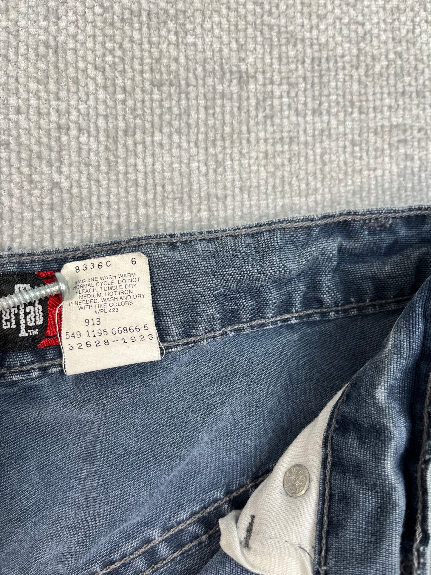 90's Levi's Silver Tab Baggy Shorts 31"