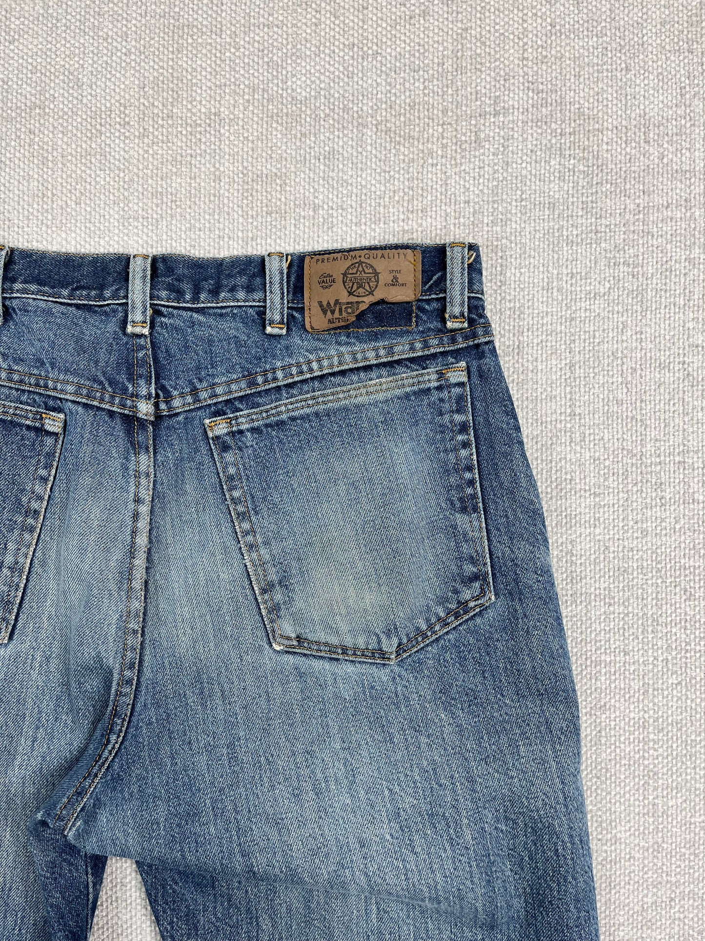 Y2K Wrangler Ripped Jeans 34”
