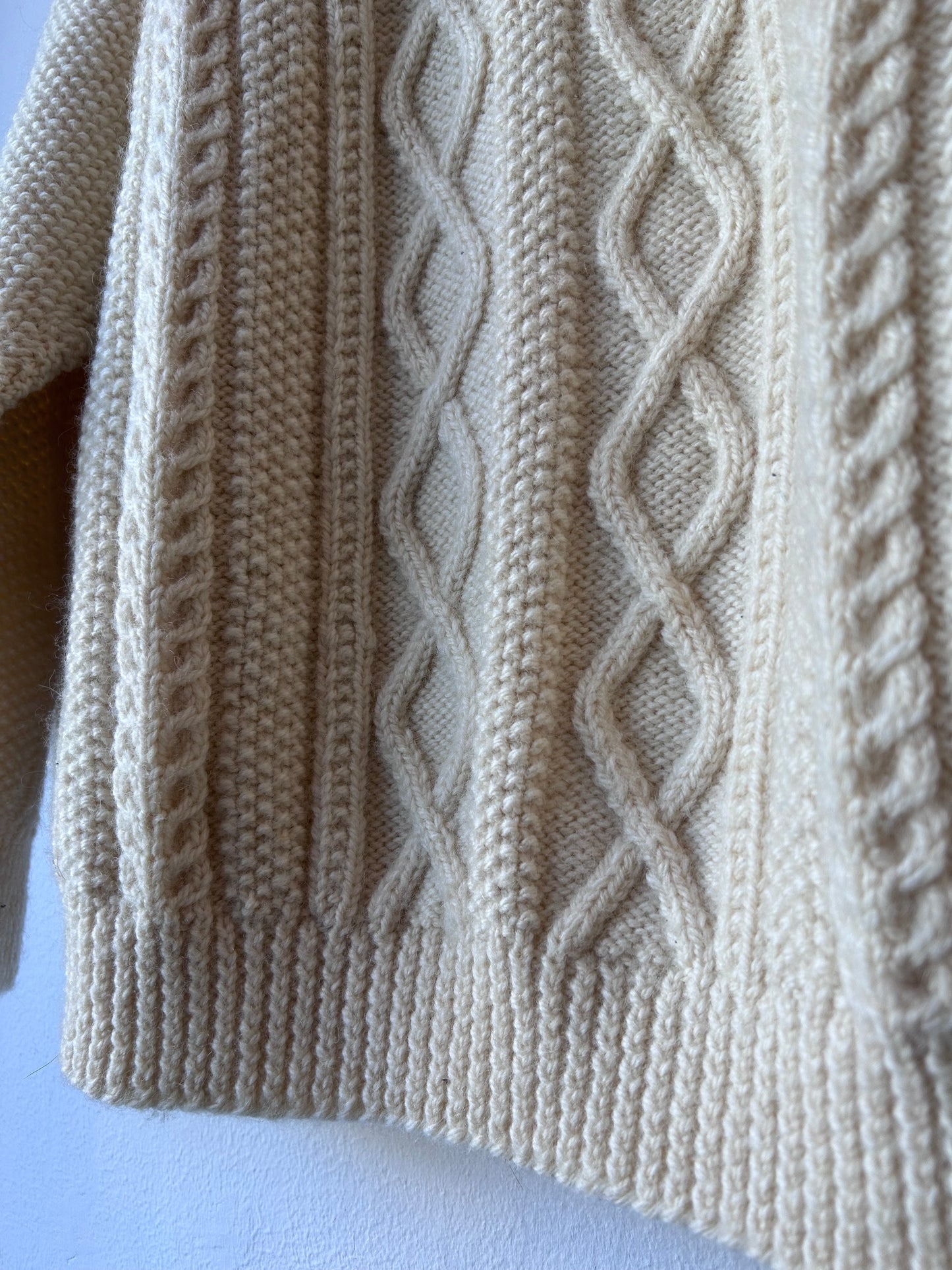90’s White Cable Knit Sweater