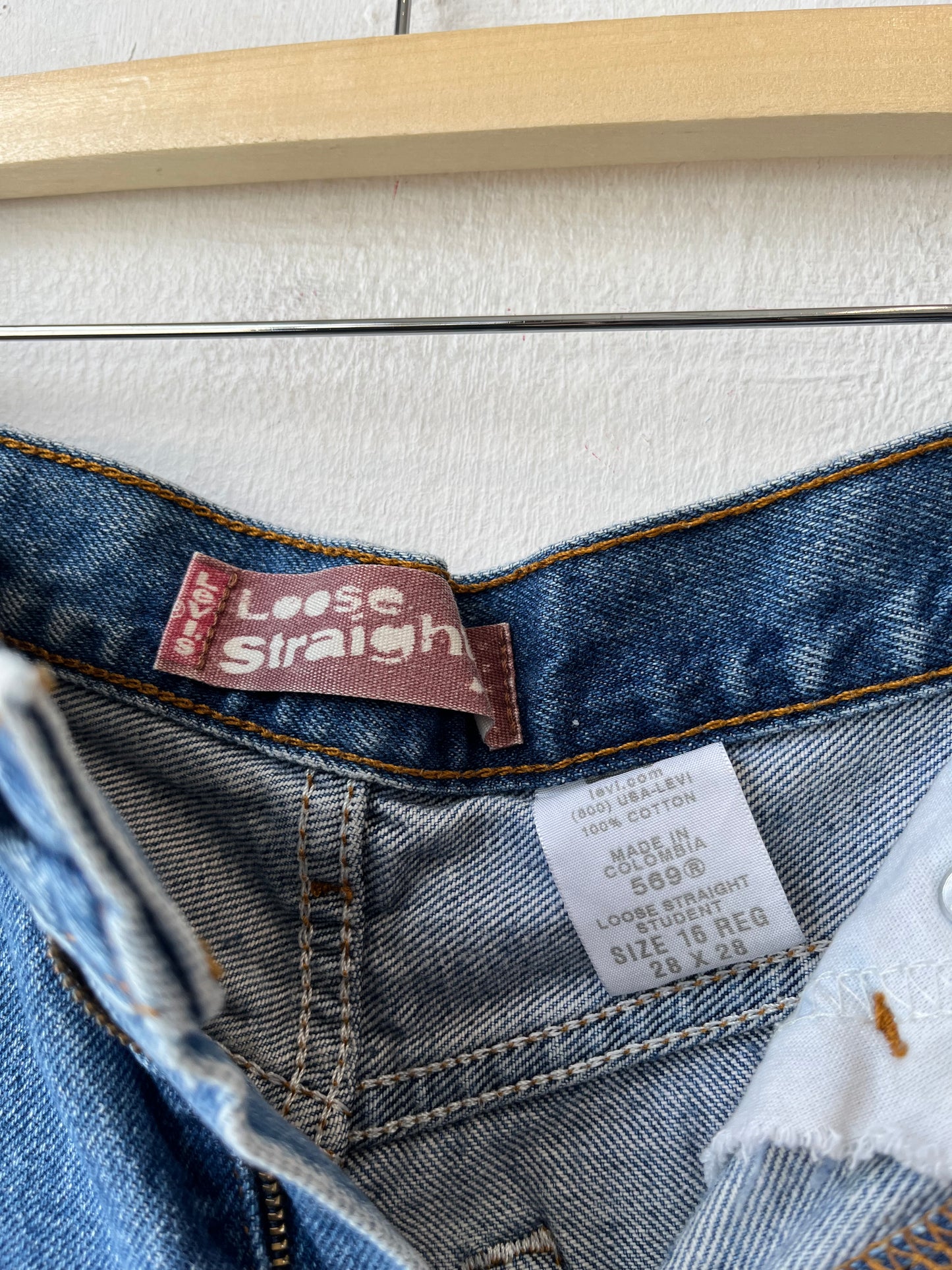 Y2K Levi's Loose Cutoff Shorts 27"