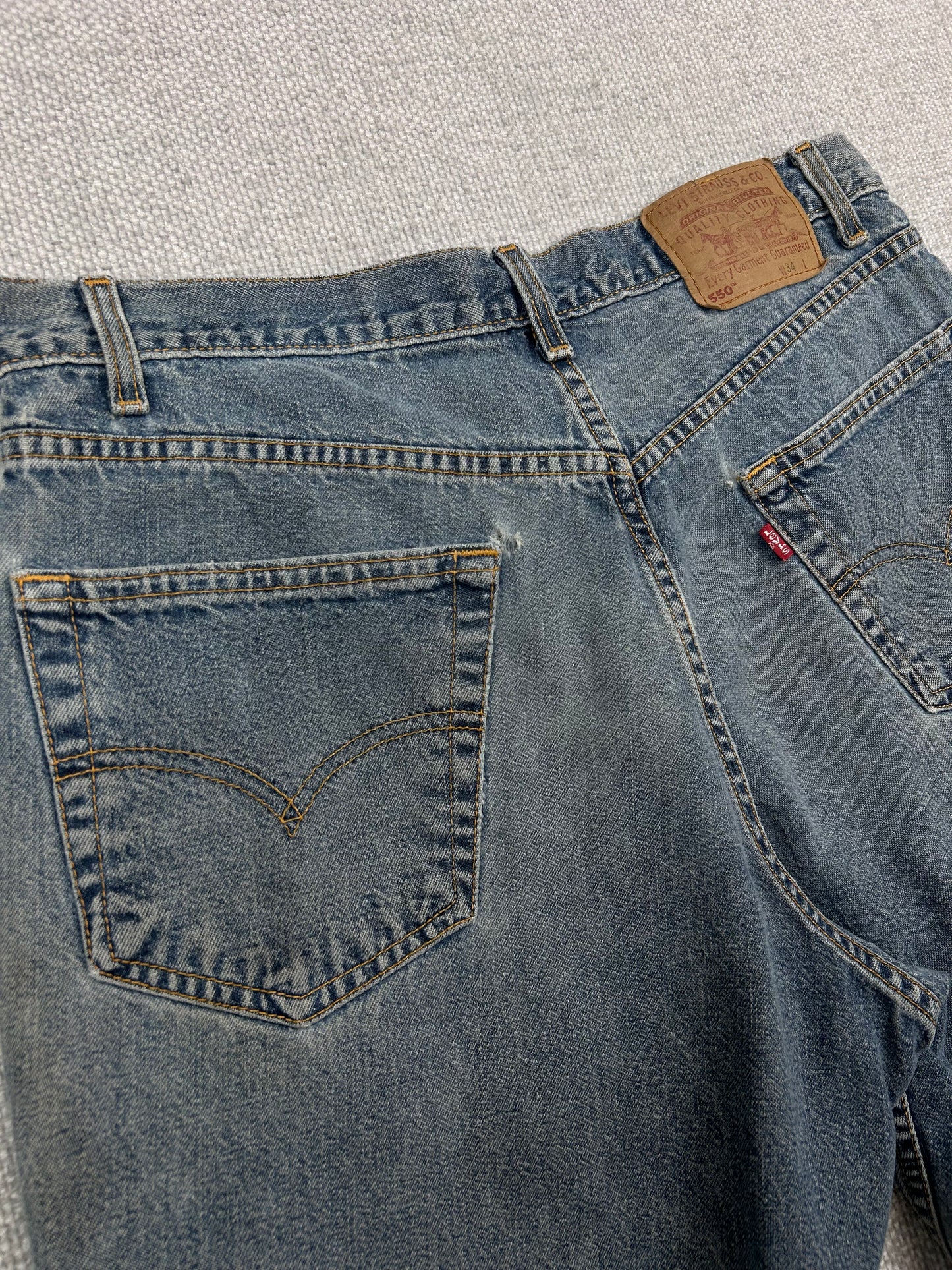 90's Levi's 550 Shorts 33"