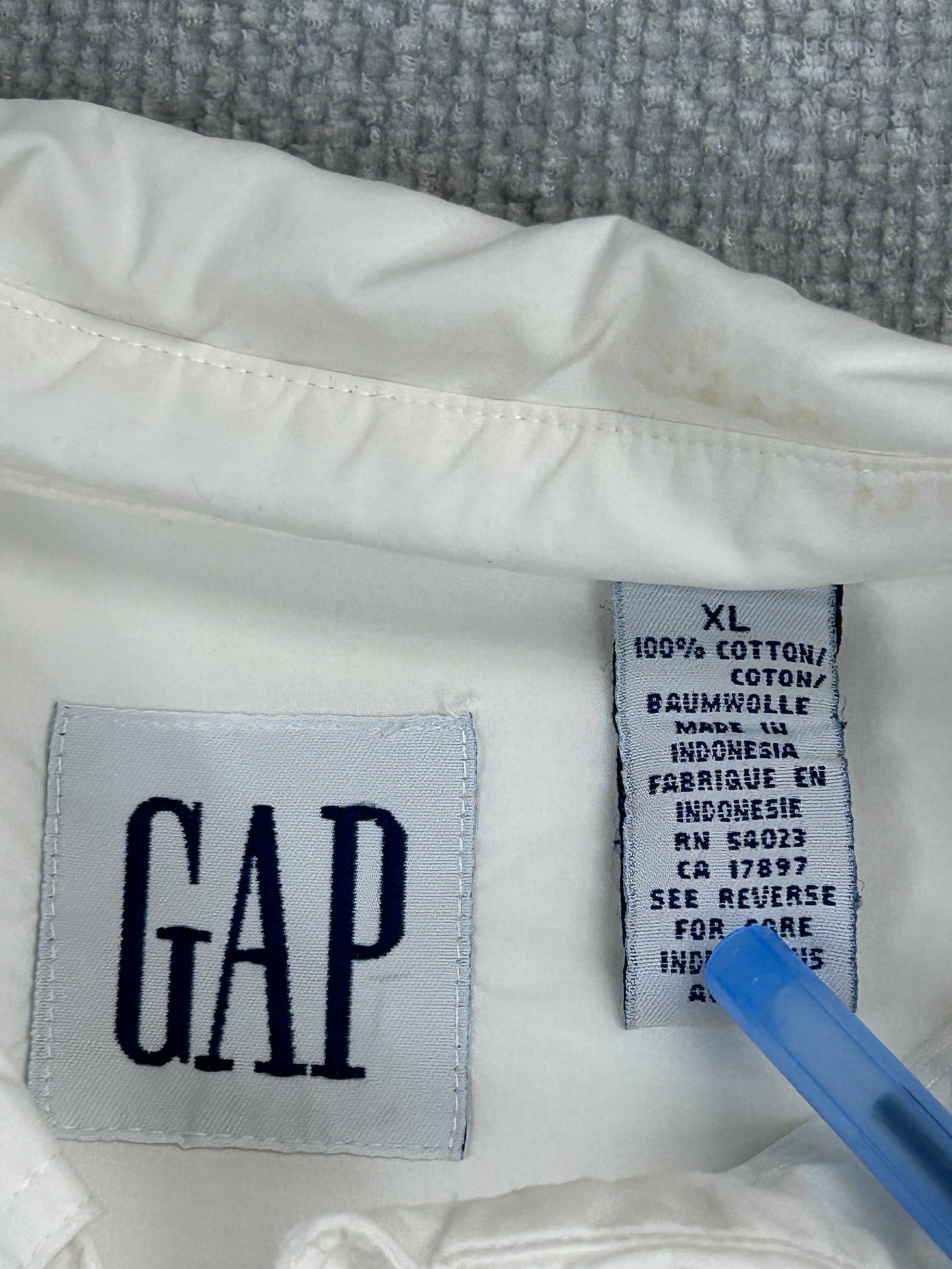Y2K GAP White Button Down Shirt
