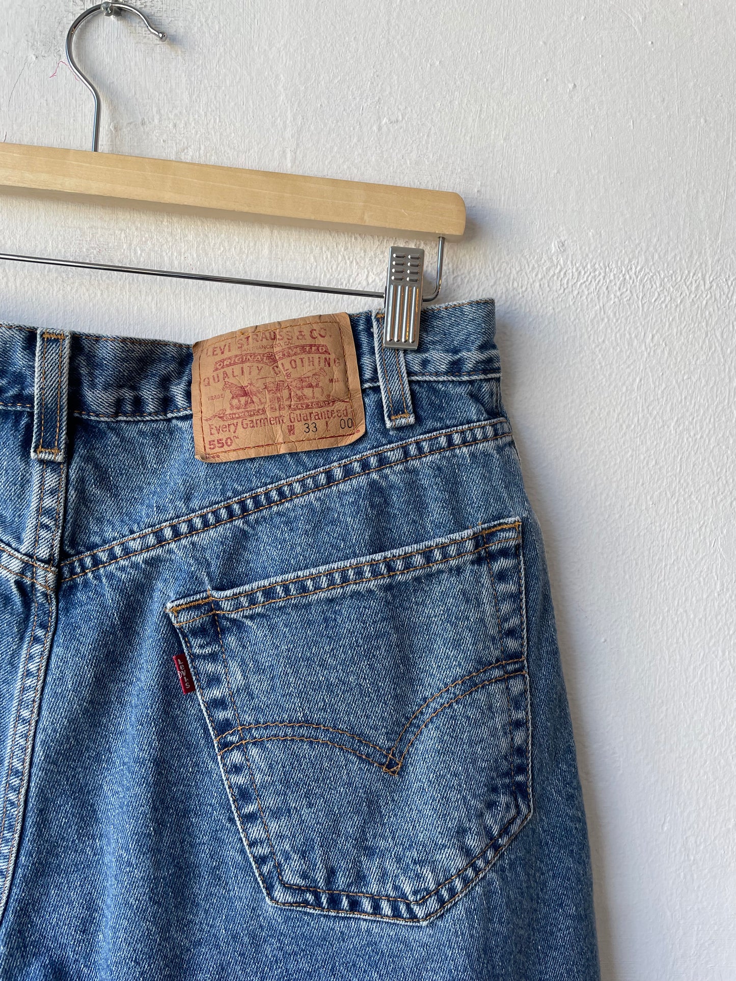 Y2K Levi’s 550 Shorts 32”