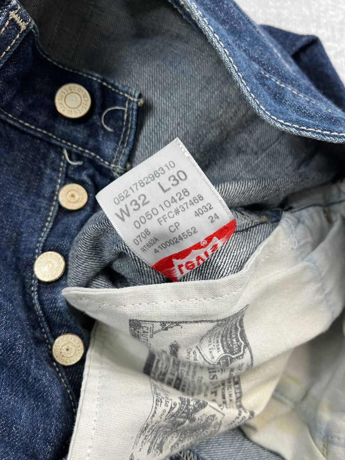 Y2K Levi's 501 29"