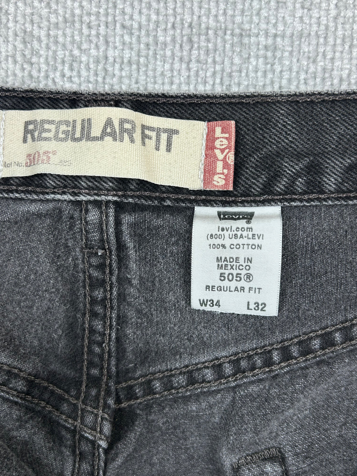Y2K Levi's 505 Black Jeans 32"
