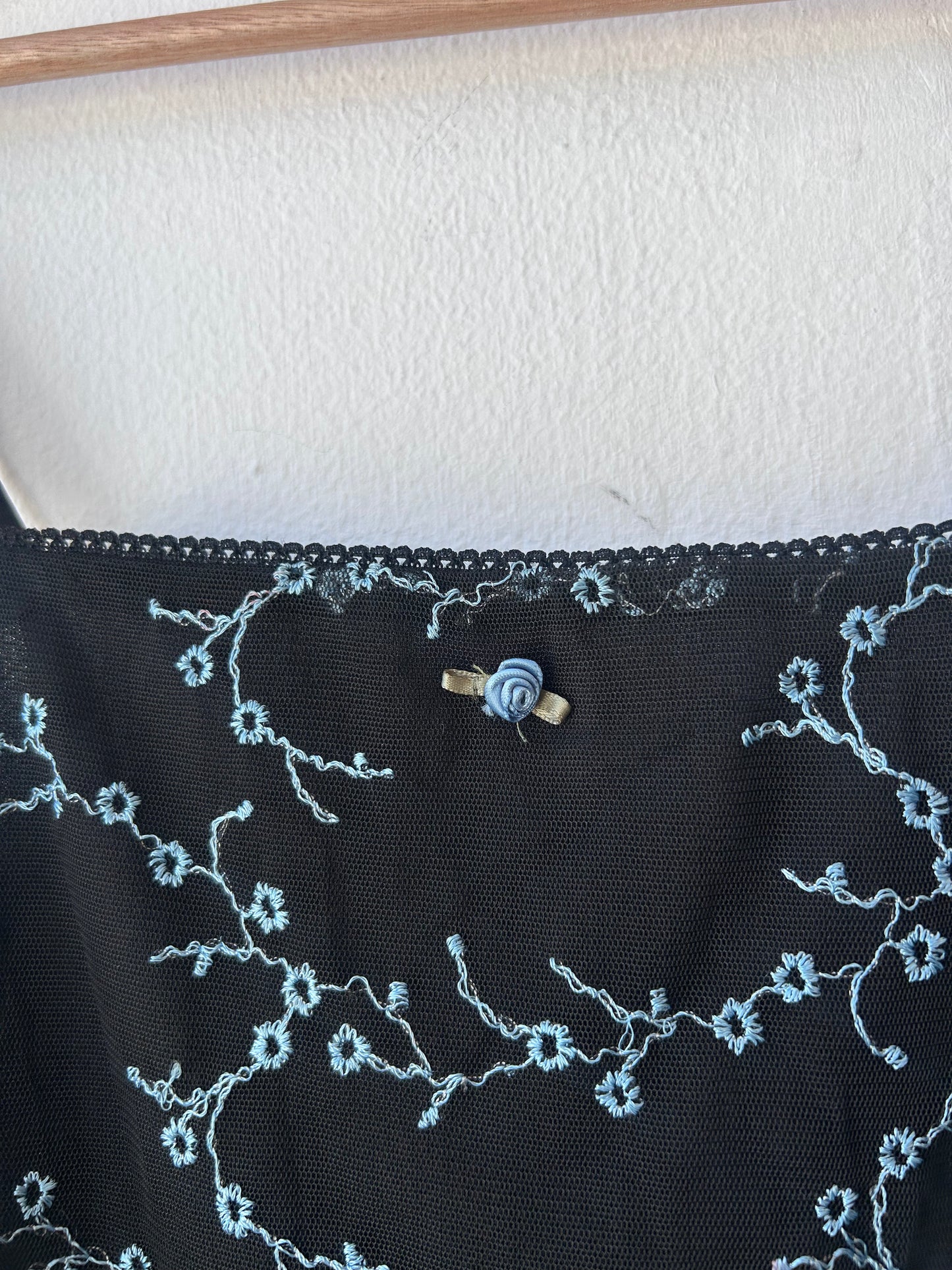90's Blue Floral Embroidered Tank Top