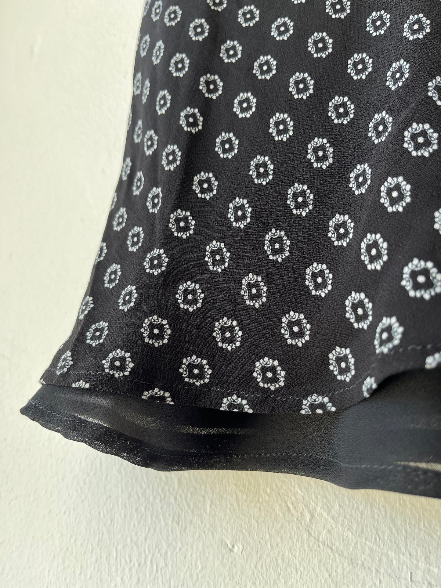 90's Pattern Midi Skirt 28-30"