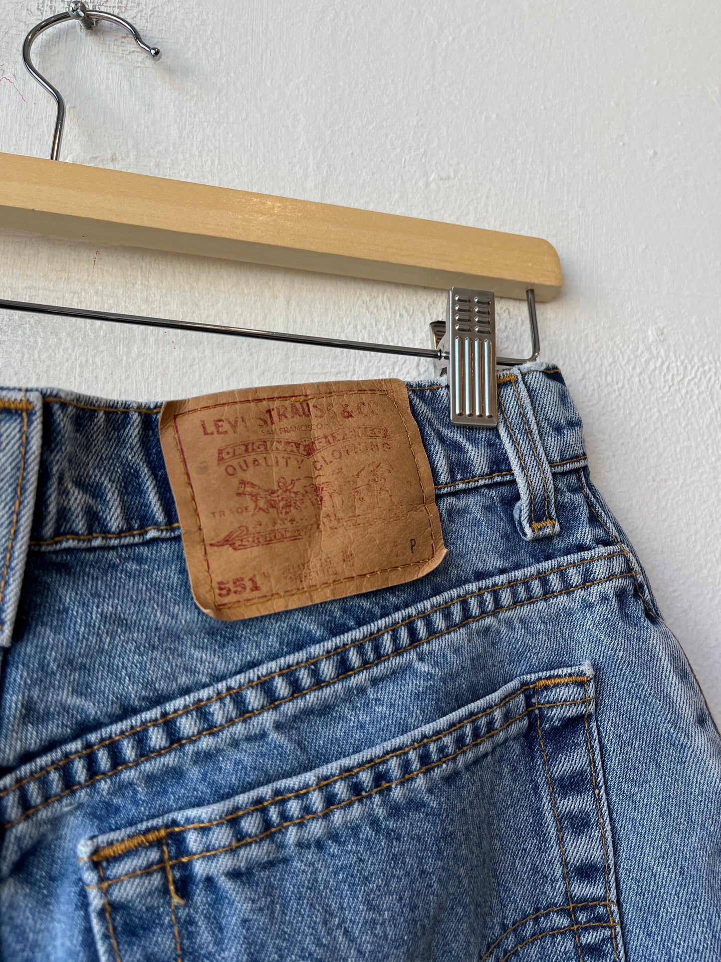 90's Levi's 551 Cutoff Shorts 30"