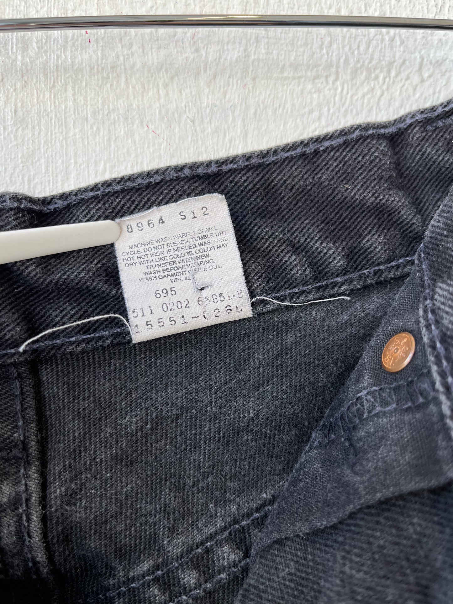 Y2K Levi's 550 Cutoff Shorts 26"