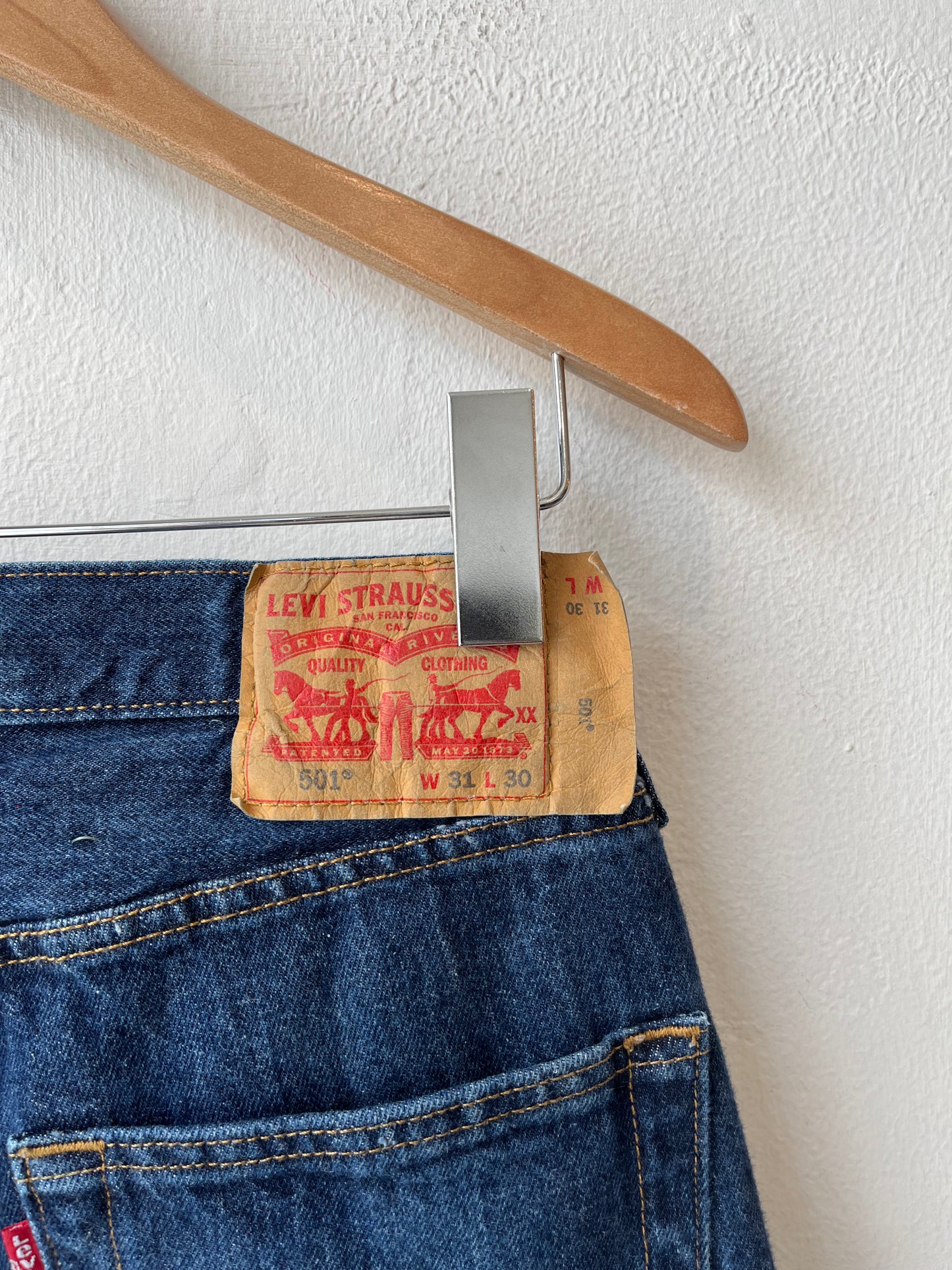 Y2K Levi's 501 Dark Wash 31"
