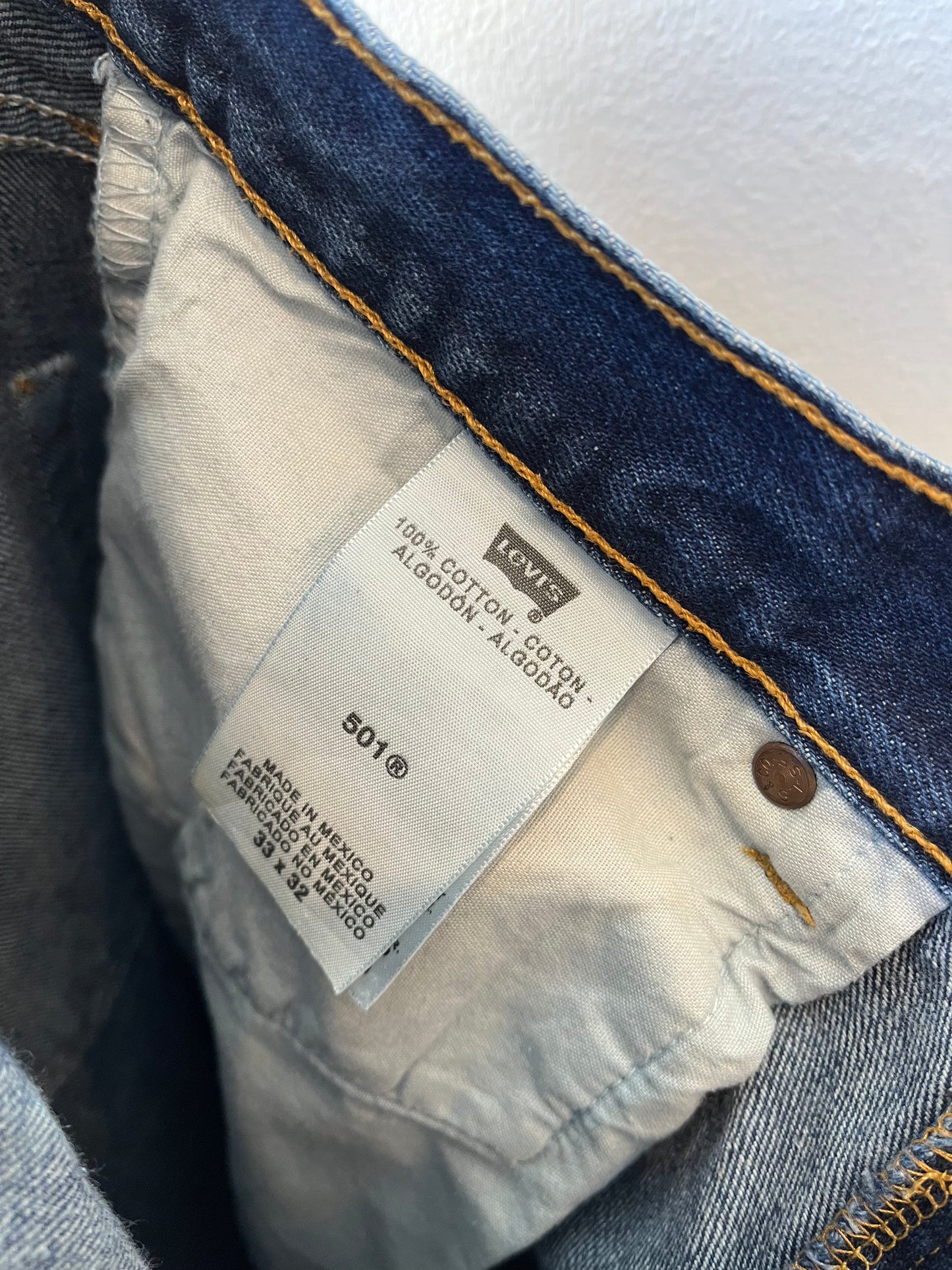 Y2K Levi's 501 Jeans 33"