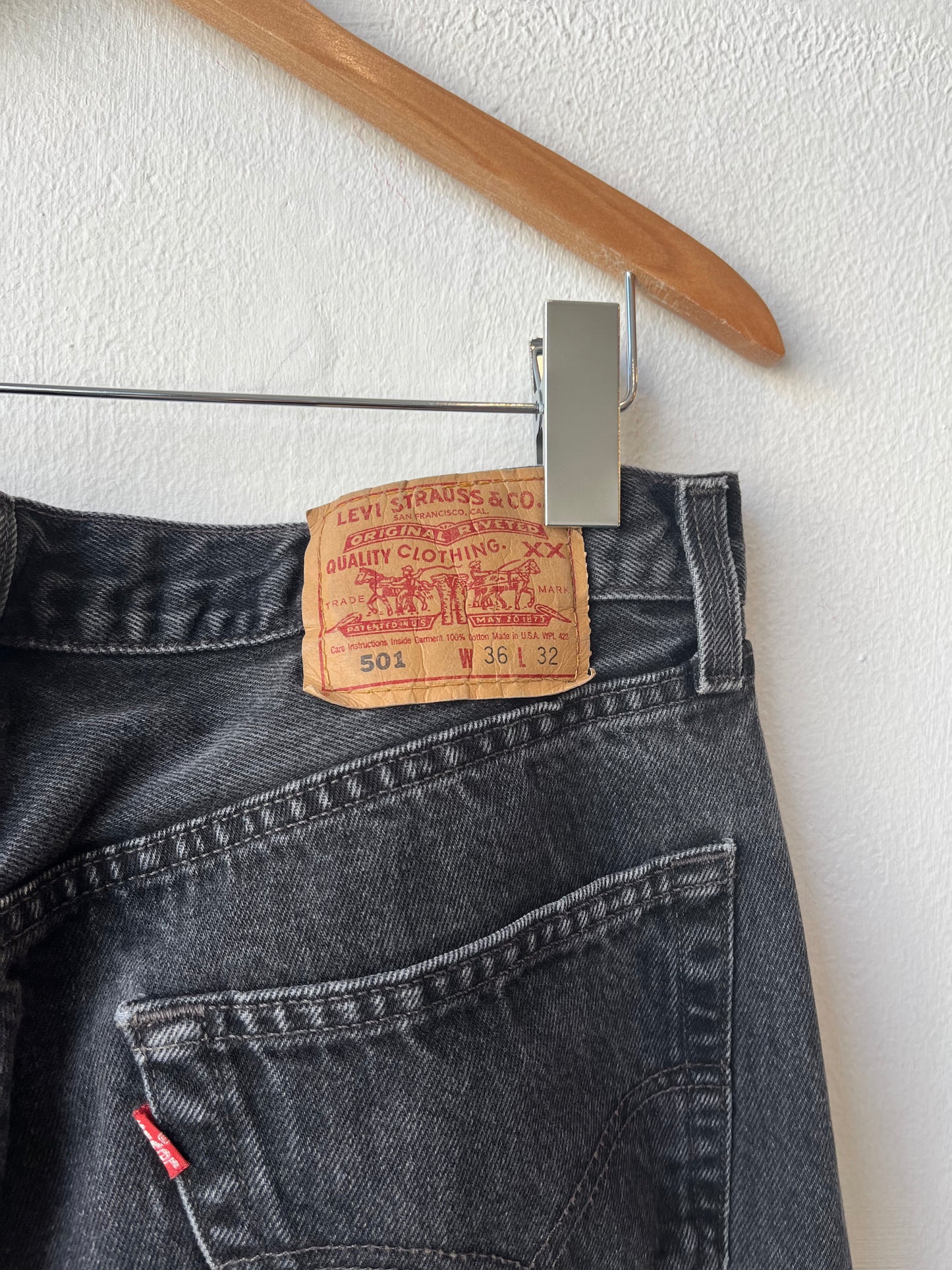 90's Levi's Black 501 34"