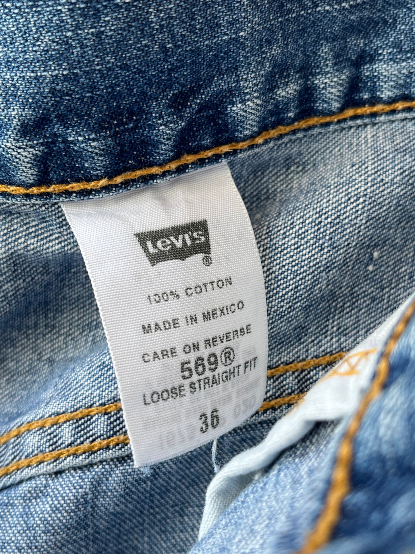 Y2K Levi's 569 Shorts 36"