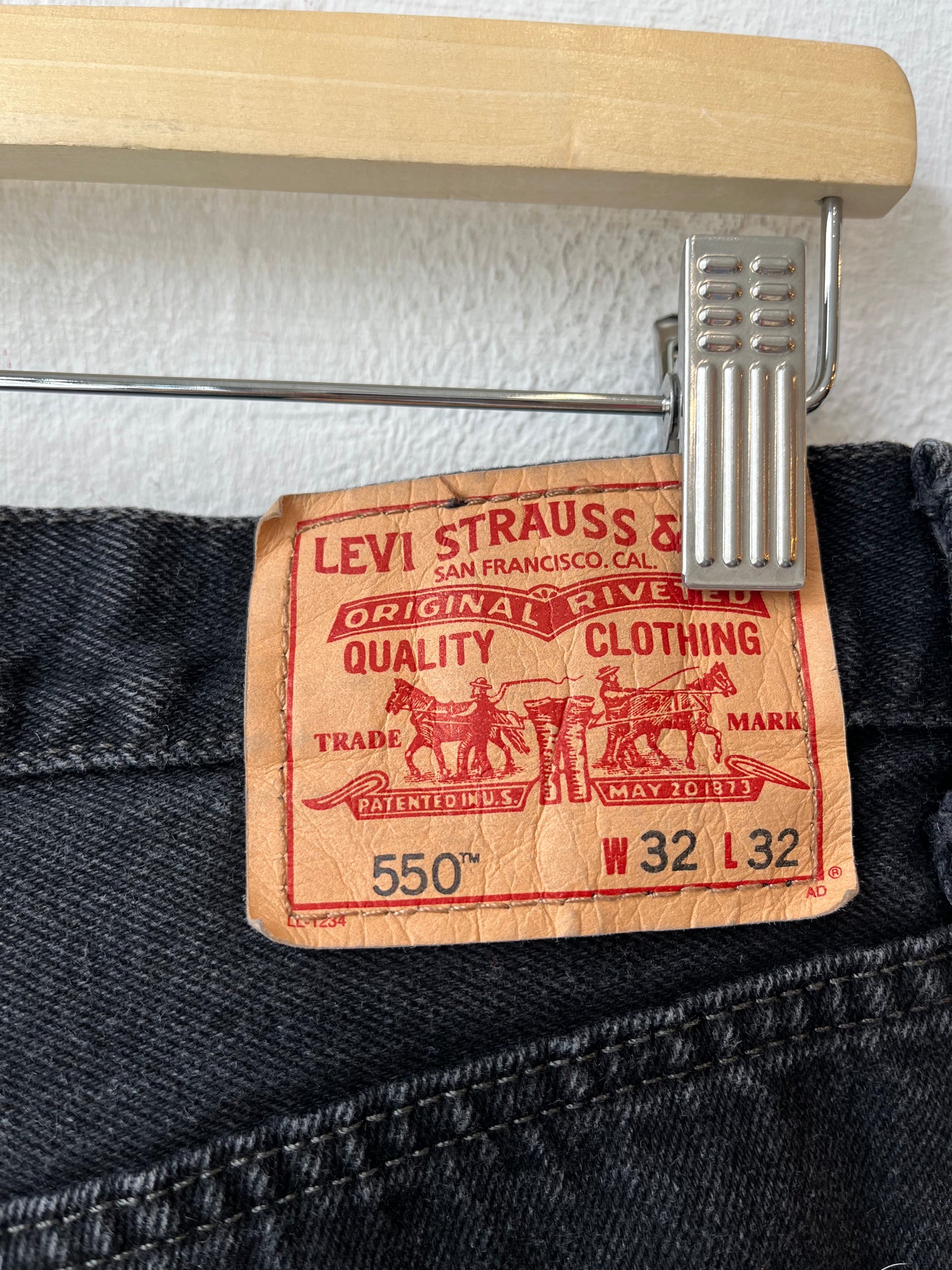 Y2K Black Levi's Cutoff Shorts 28"