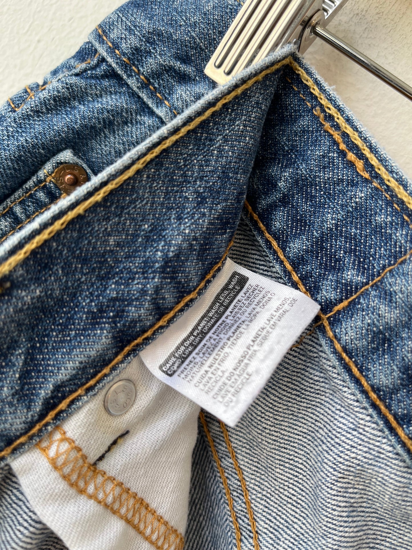 Y2K Levi's 550 Shorts 34"