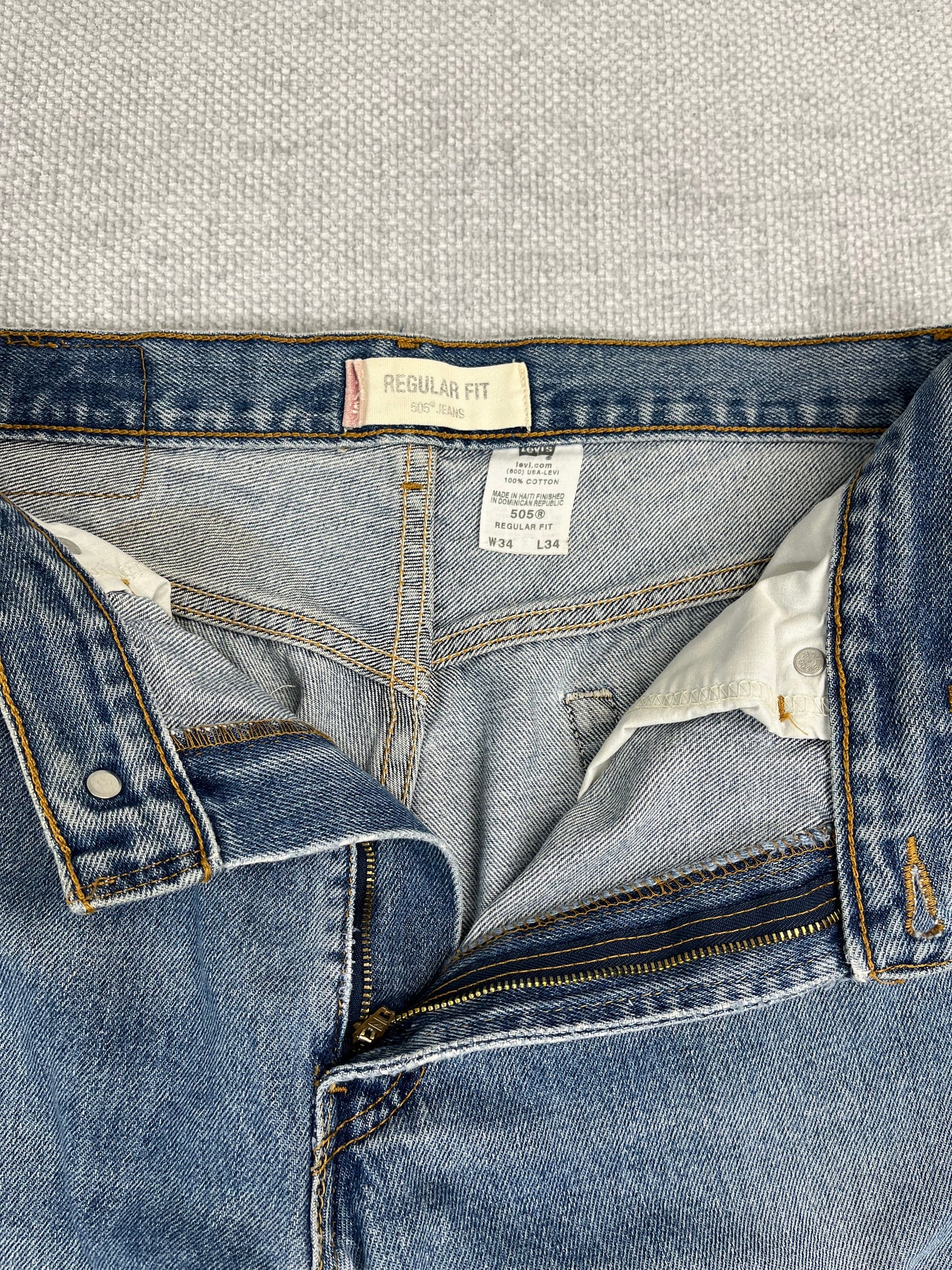 Y2K Levi's 505 Jeans 32"