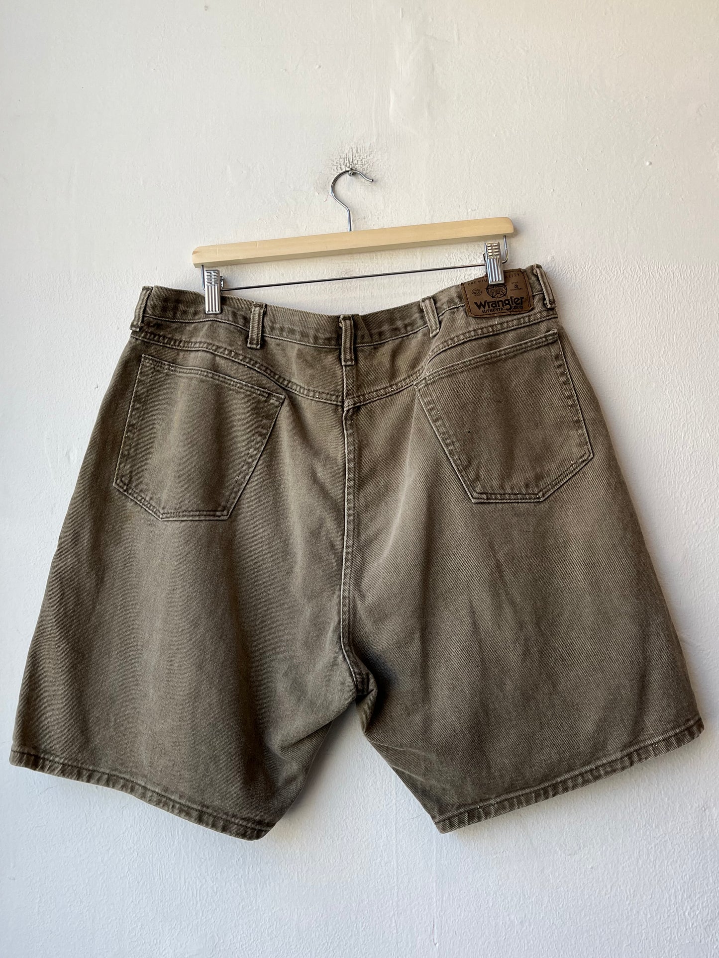 90's Wrangler Denim Shorts 40"