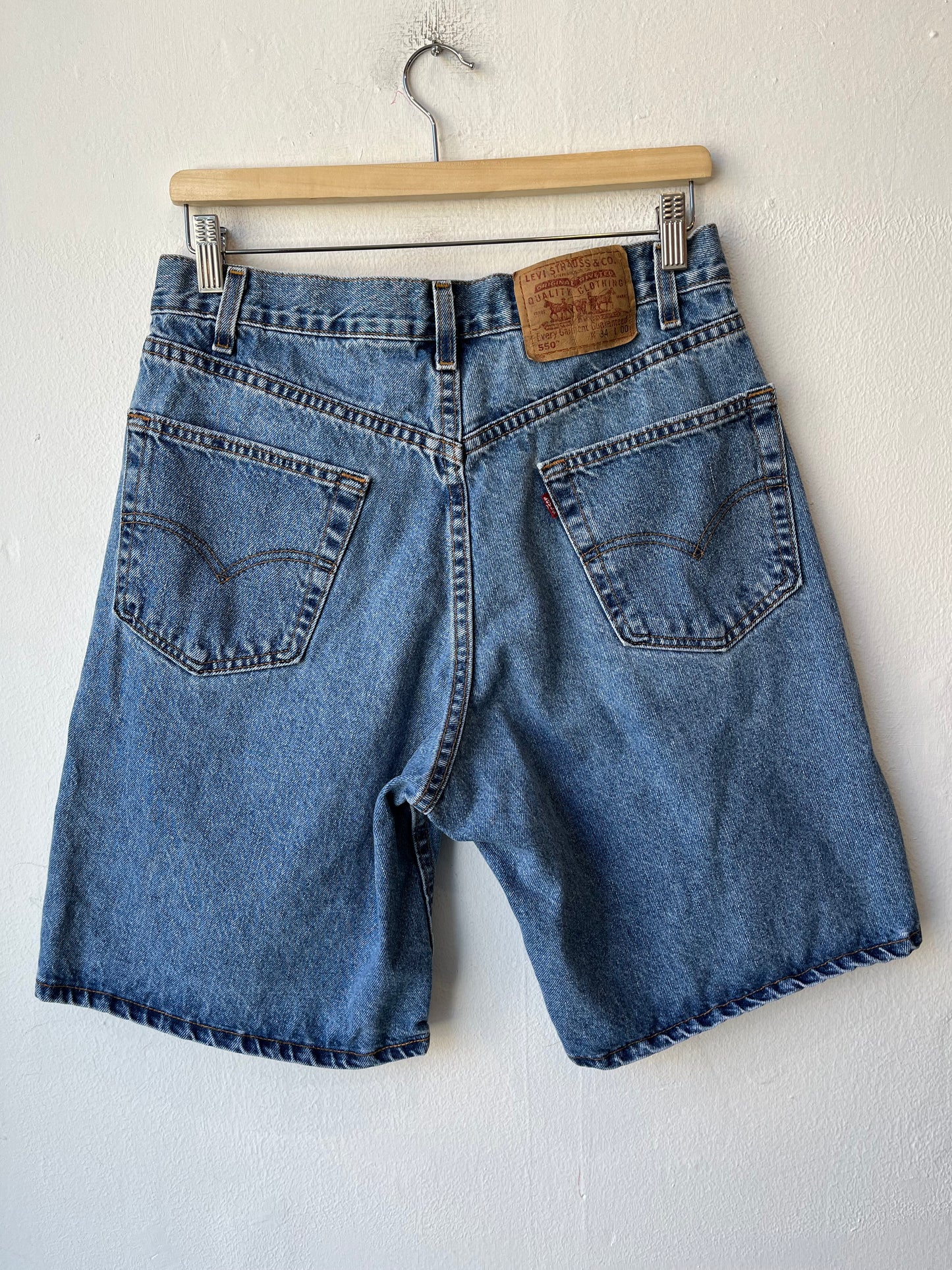 90’s Levi’s 550 Denim Shorts 31”