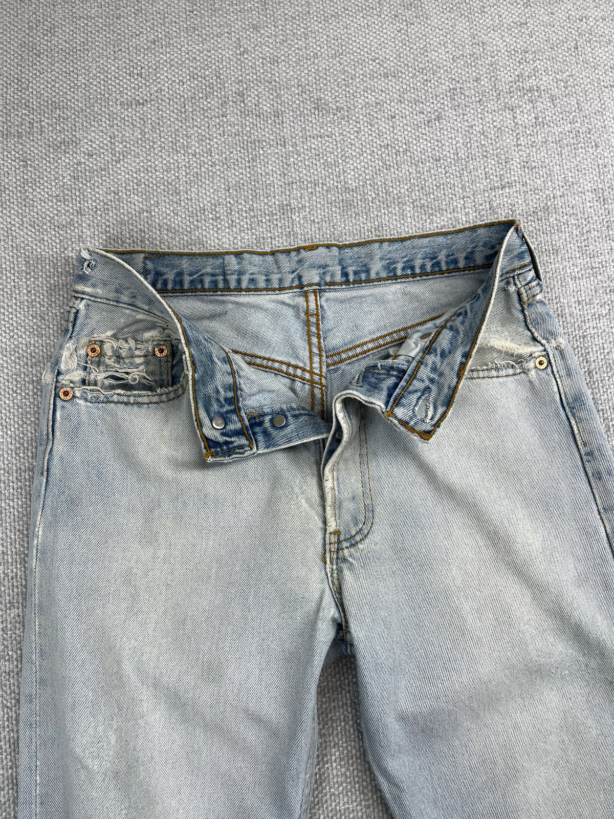 80's Levi's 501 Distressed Jeans 28"