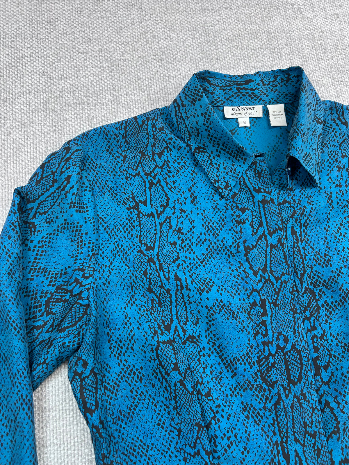 90's Blue Snake Pattern Blouse