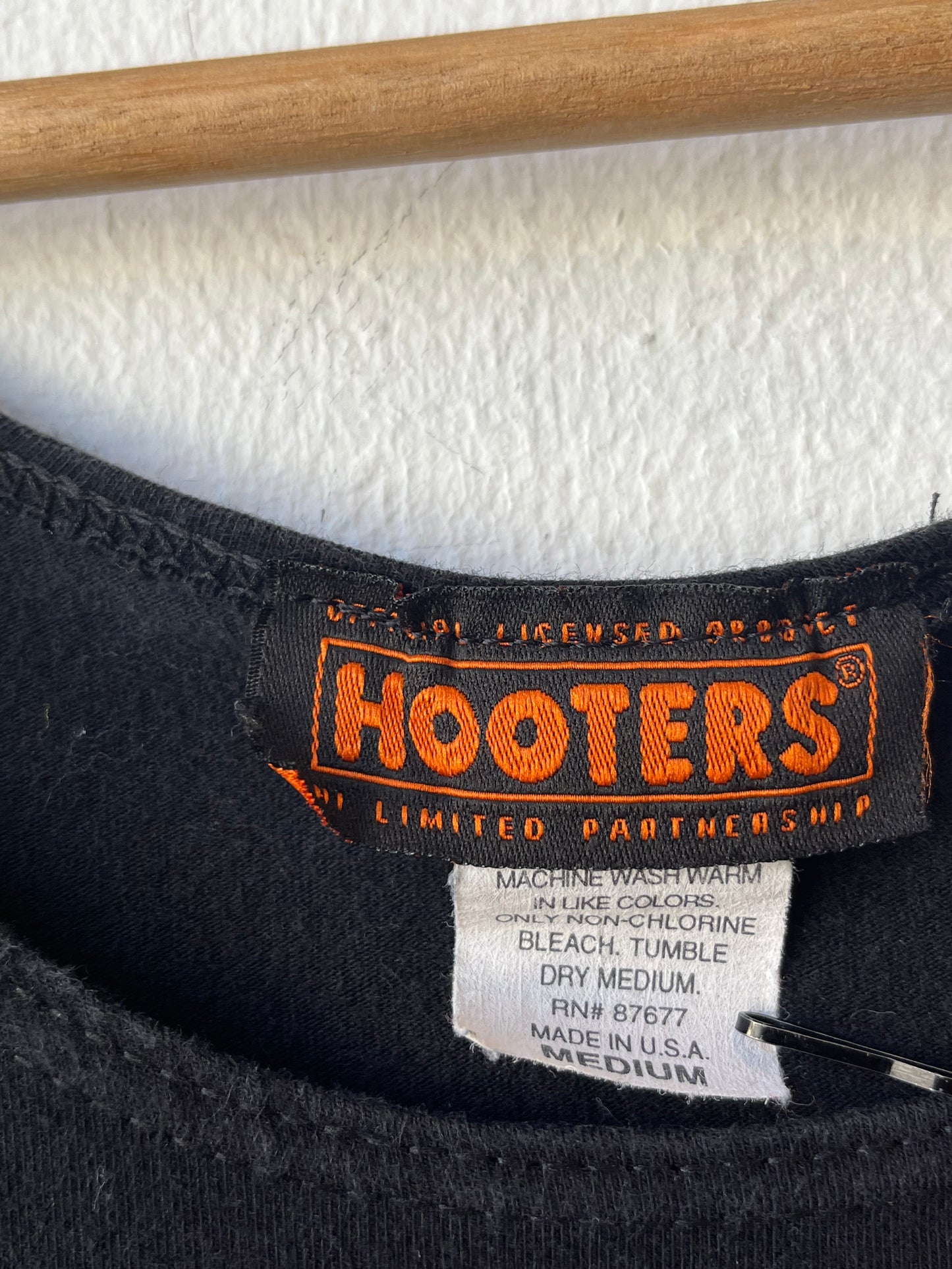 2002 Hooters Tank Top