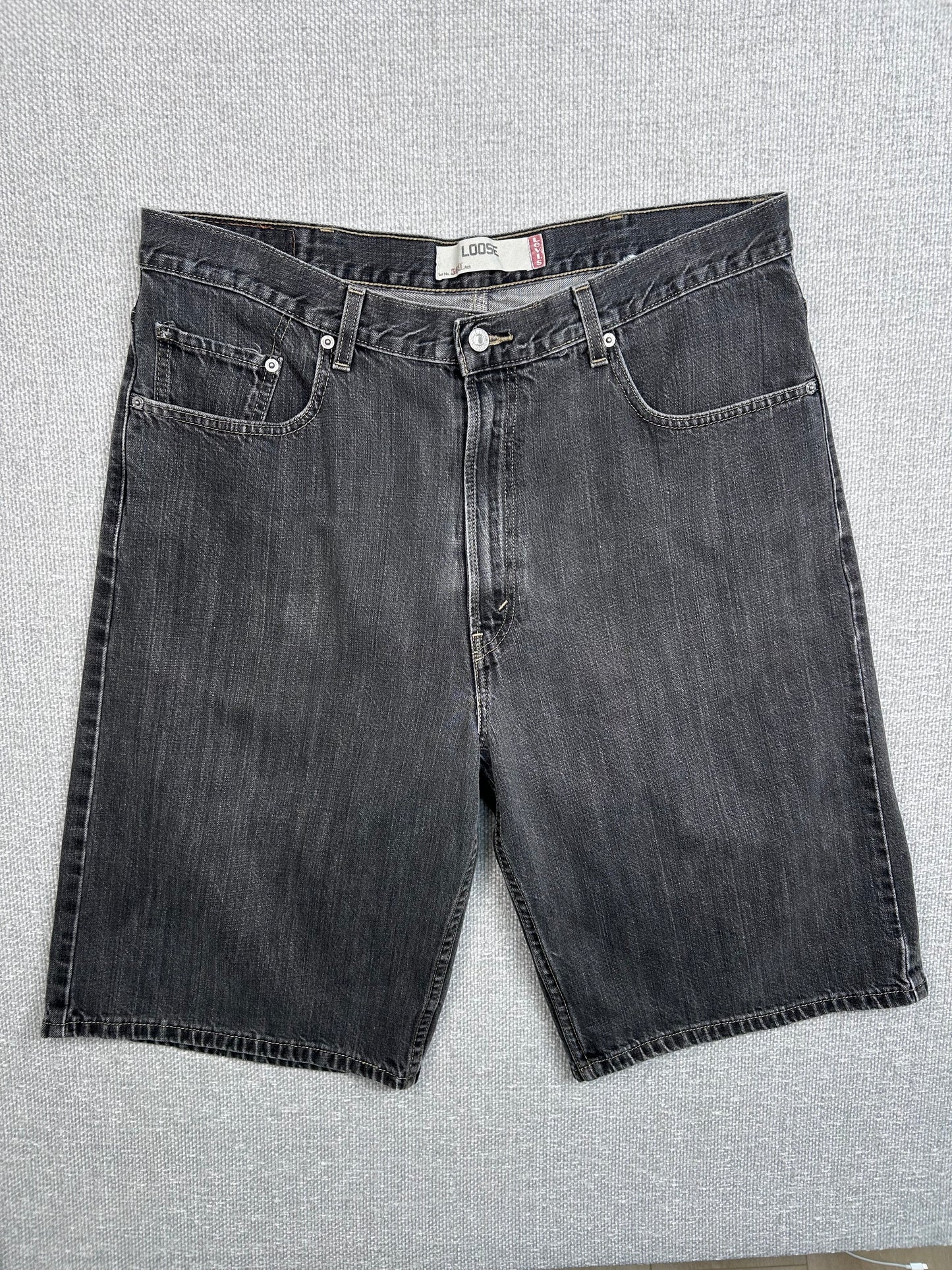 Y2K Levi’s 569 Denim Shorts 37”