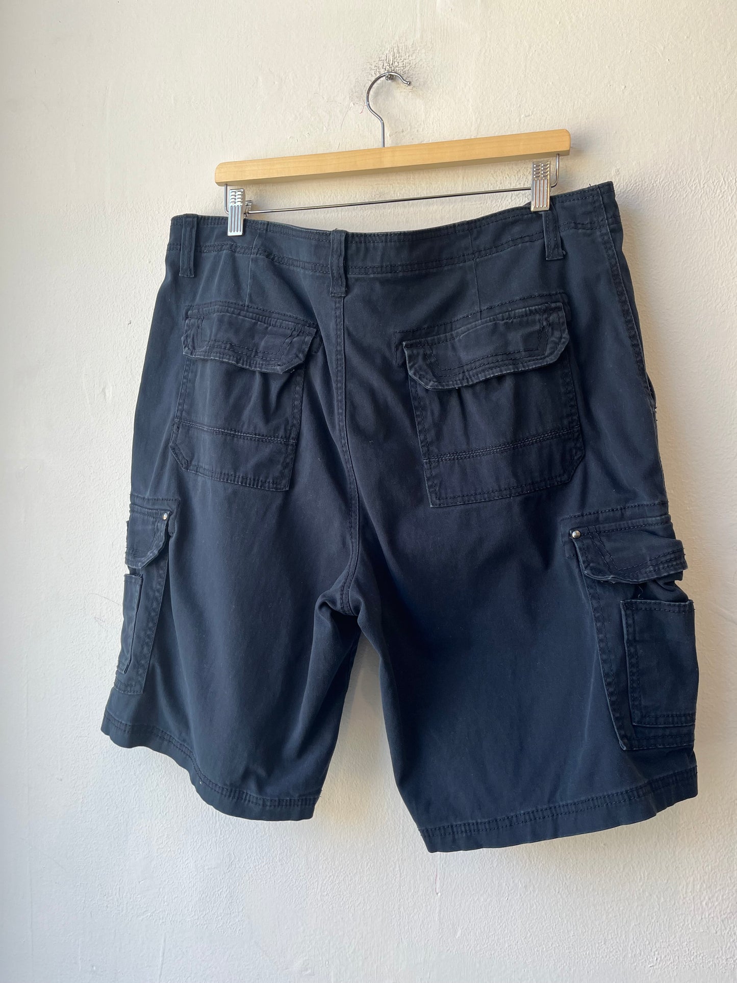 Y2K Black Cargo Shorts 40"