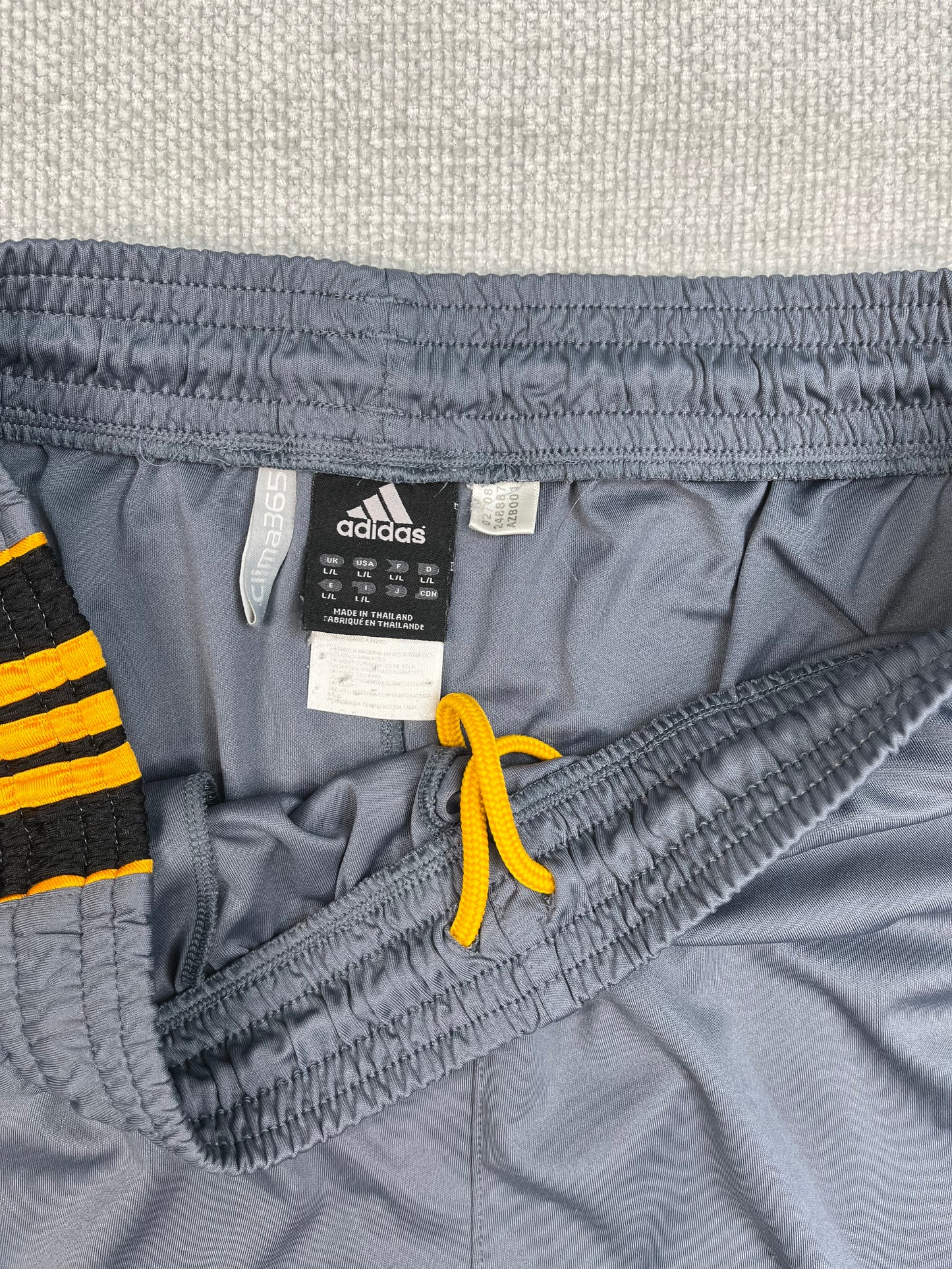 Y2K Adidas Basketball Shorts 29-34"