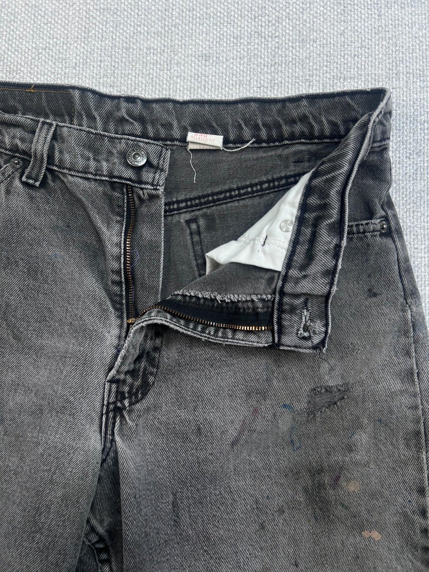 90’s Levi’s 550 Orange Tab Shorts 33”