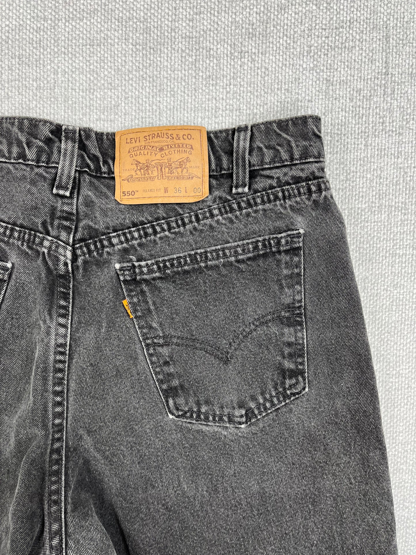 90's Levi's Black Denim Shorts 34"