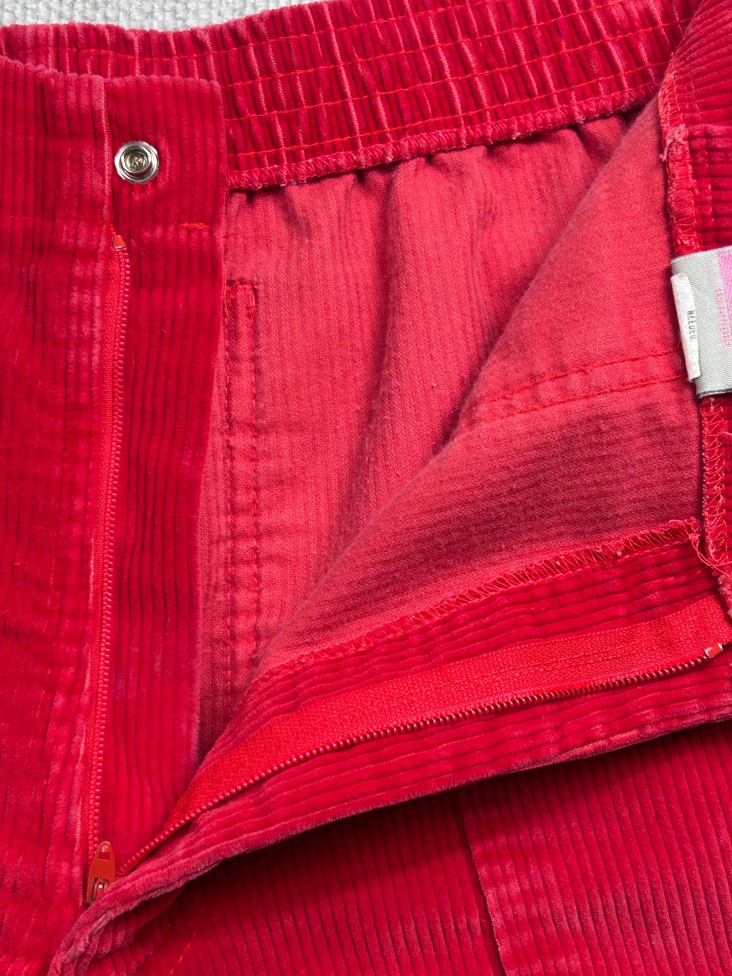 90's Op Red Corduroy Shorts 30-34"