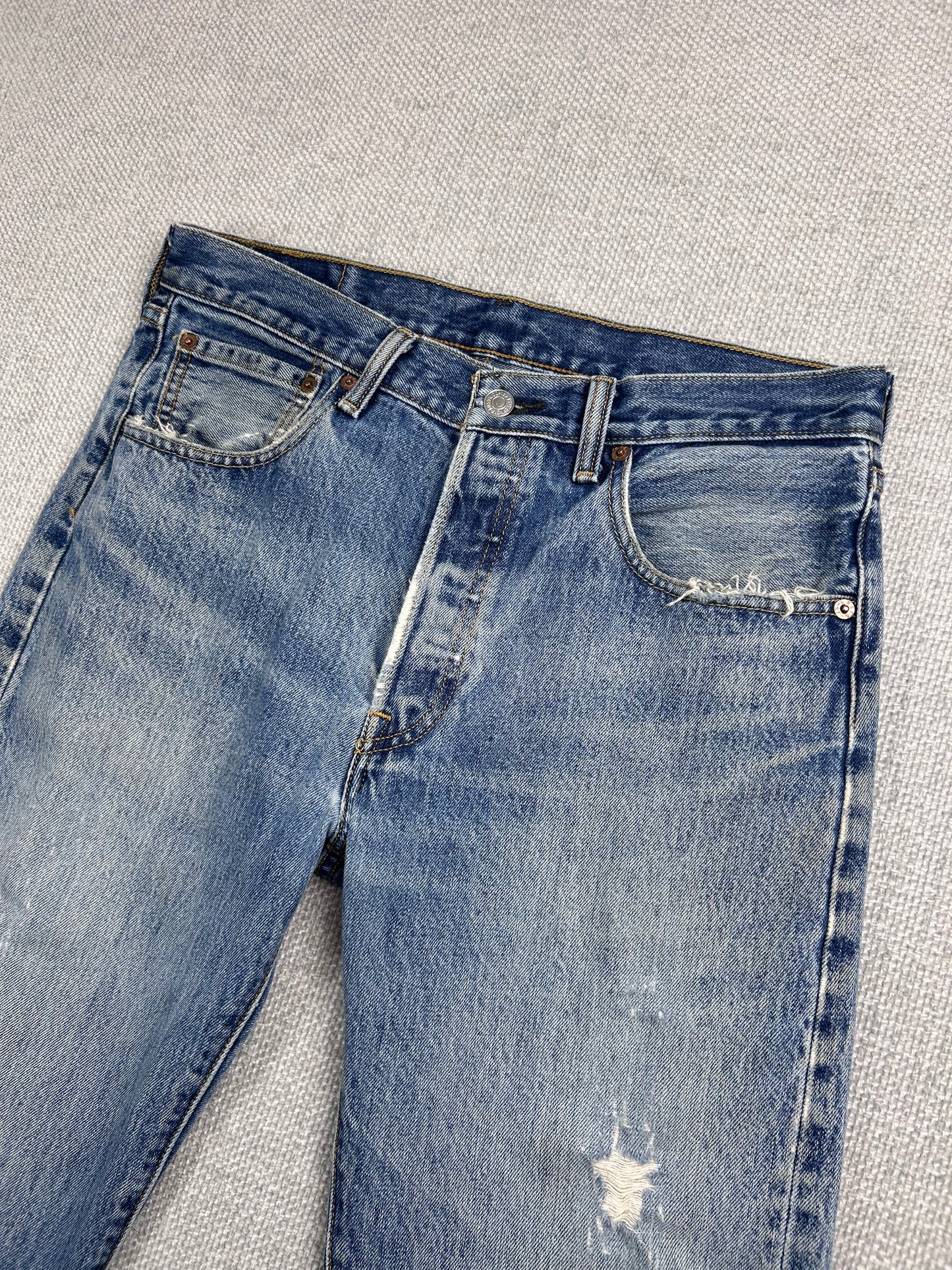 Y2K Levi's 501 Jeans 32"