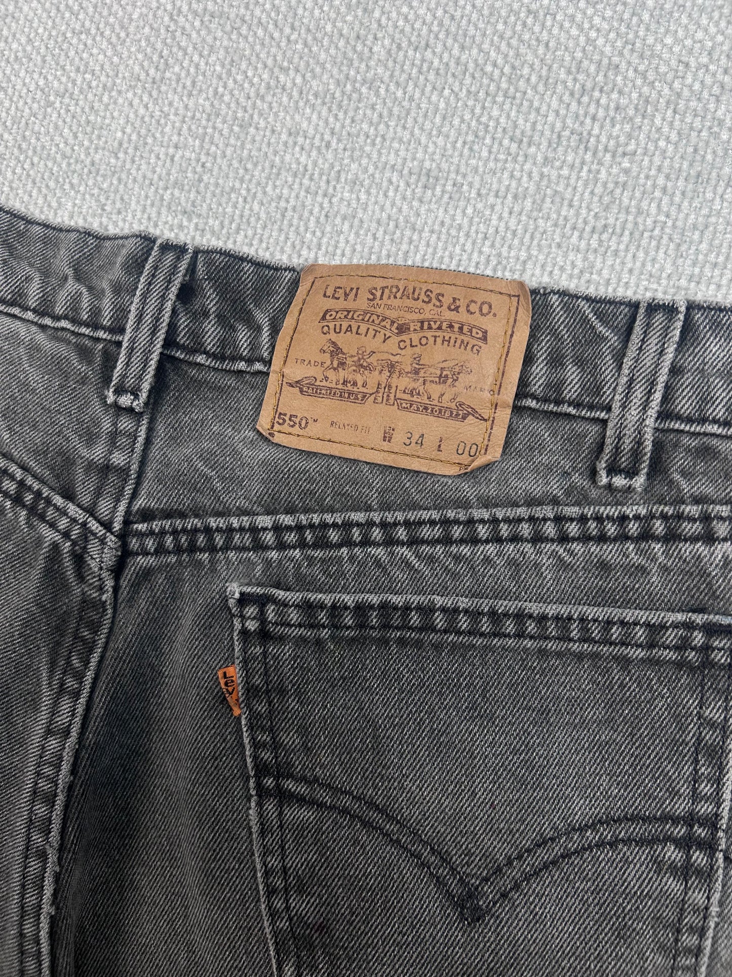 90’s Levi’s 550 Orange Tab Shorts 33”