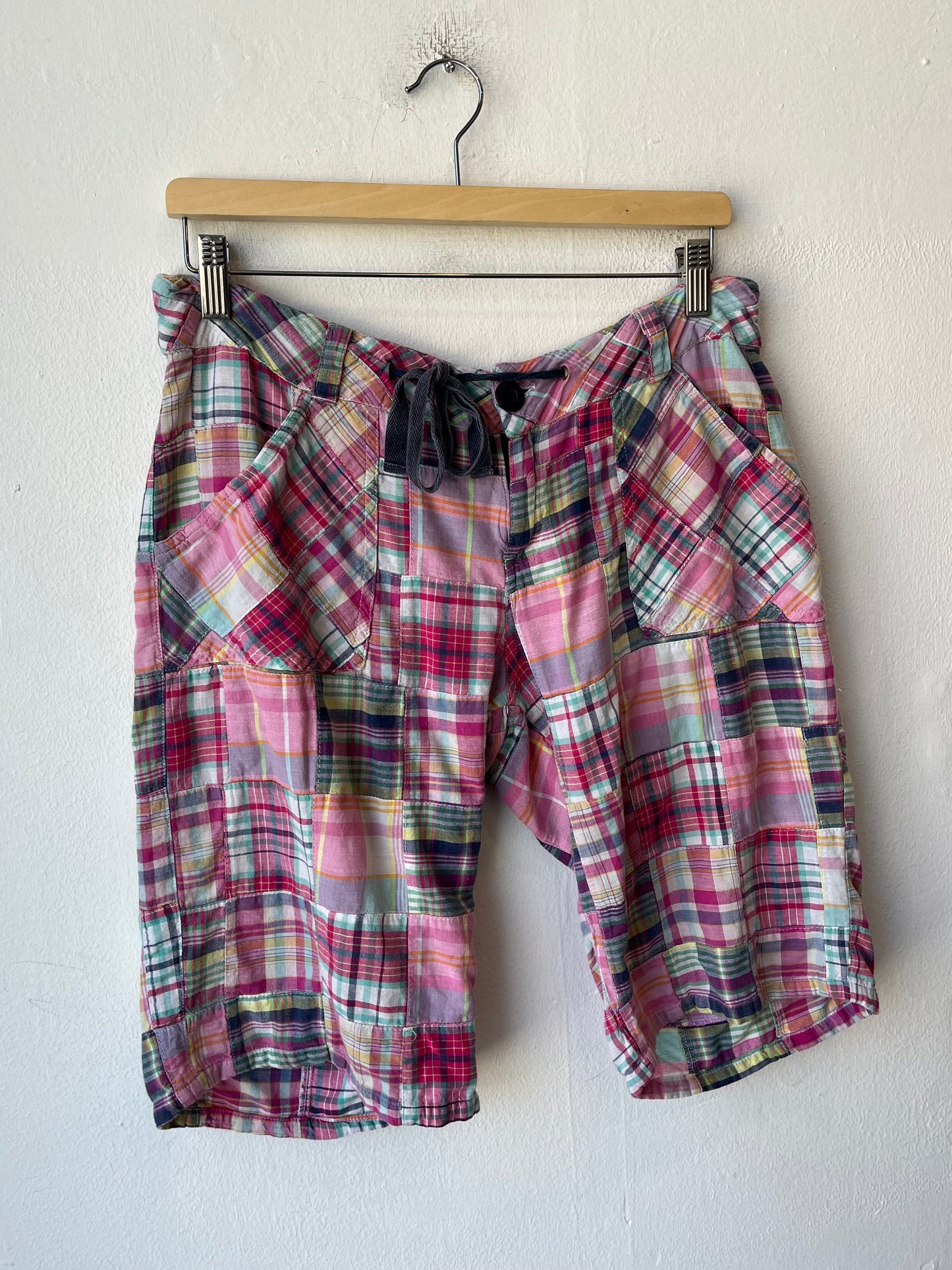 Y2K Plaid Shorts 28-34"