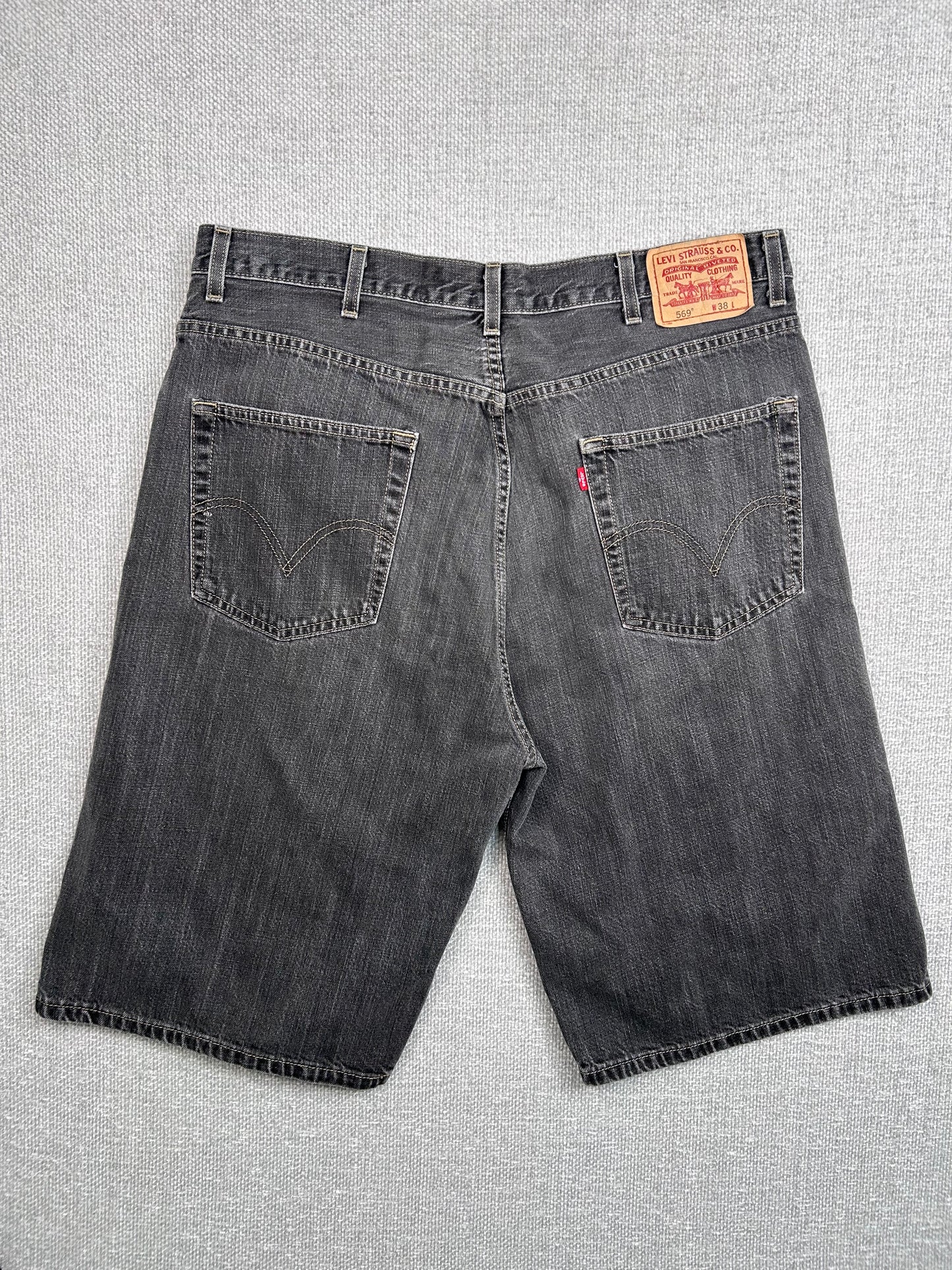 Y2K Levi’s 569 Denim Shorts 37”