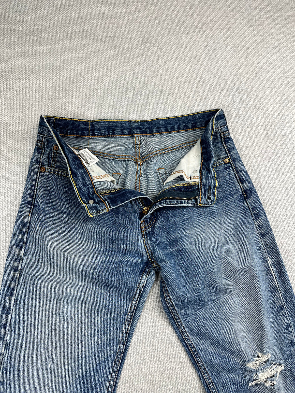 Y2K Levi's 505 Ripped Jeans 31"