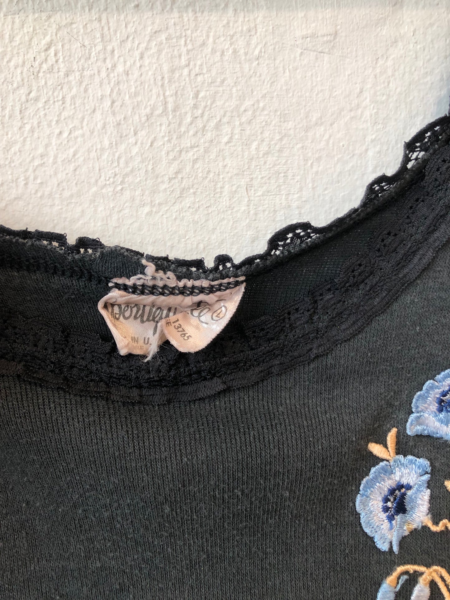 80's Black Lace Floral Tank