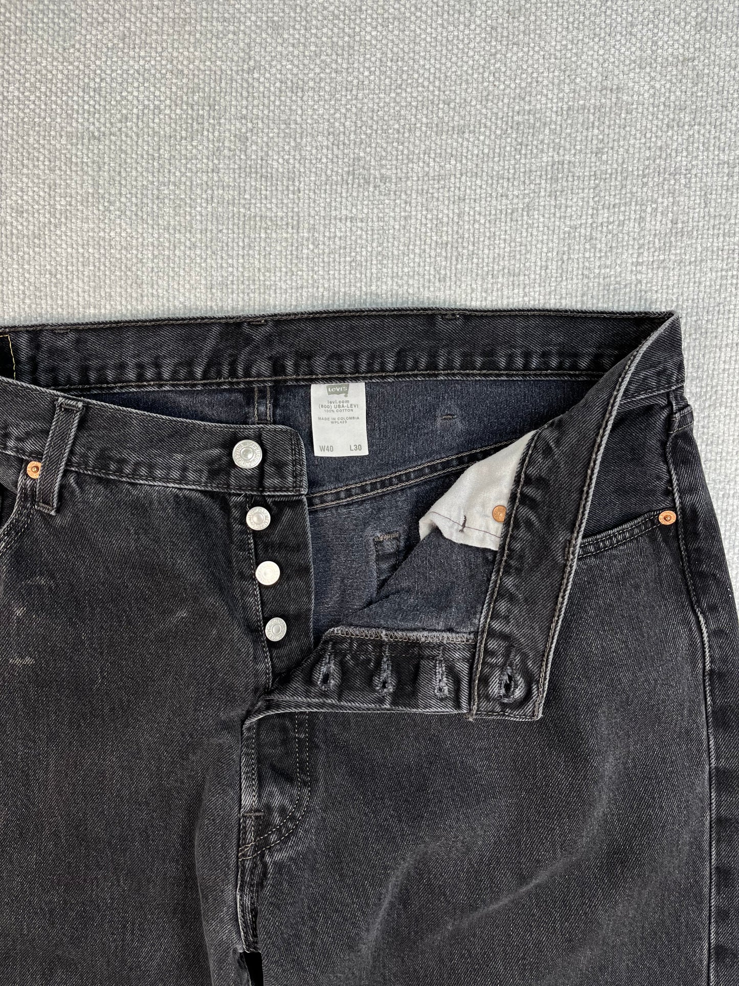 Y2K Levi's Black 501 38"