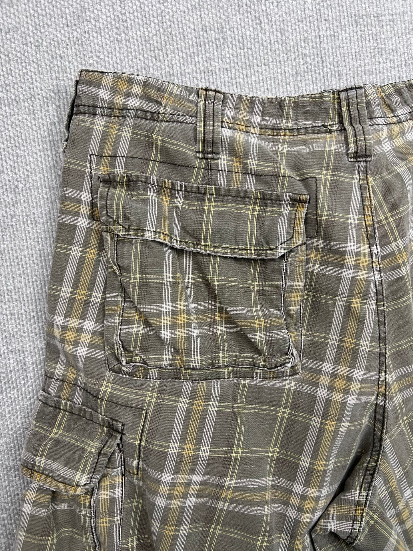 Y2K Plaid Baggy Cargo Shorts 34”