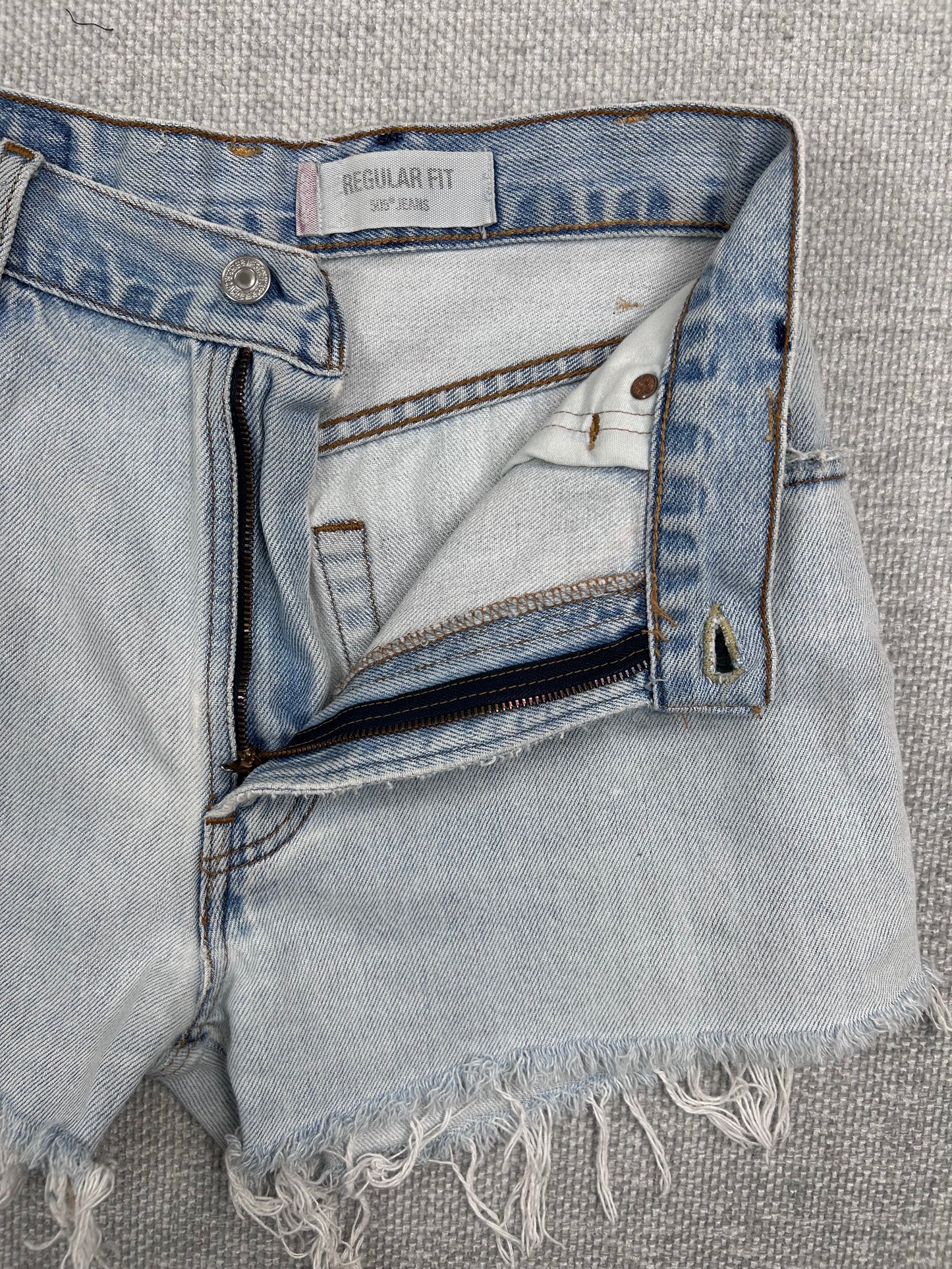 Y2K Levi's 505 Cutoff Shorts 28"