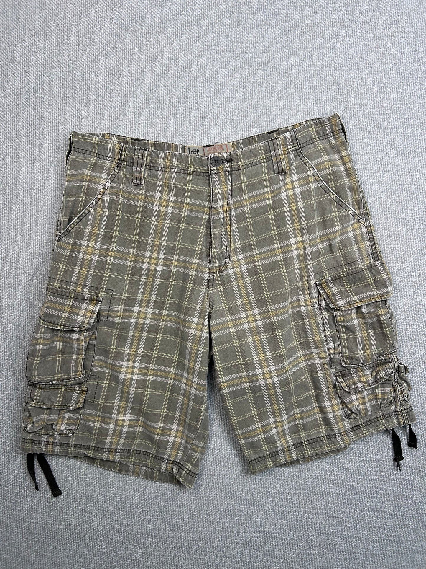 Y2K Plaid Baggy Cargo Shorts 34”