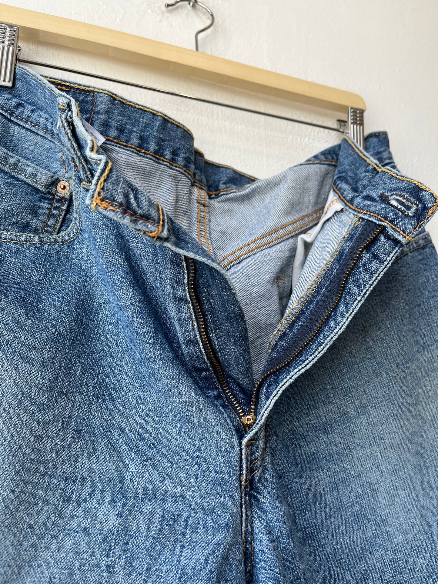Y2K Levi's 550 Shorts 34"