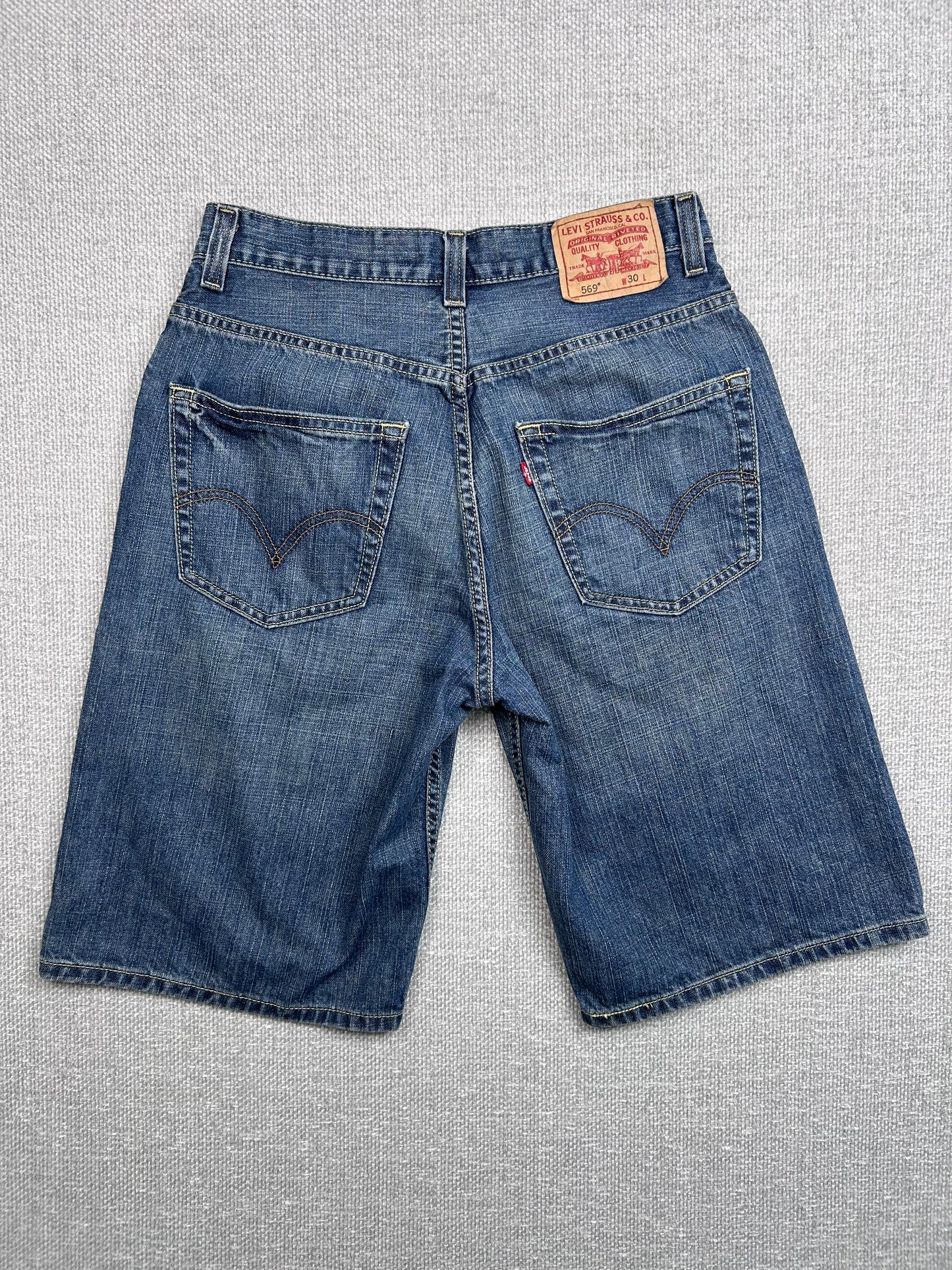 Y2K Levi’s Loose Denim Shorts 29”