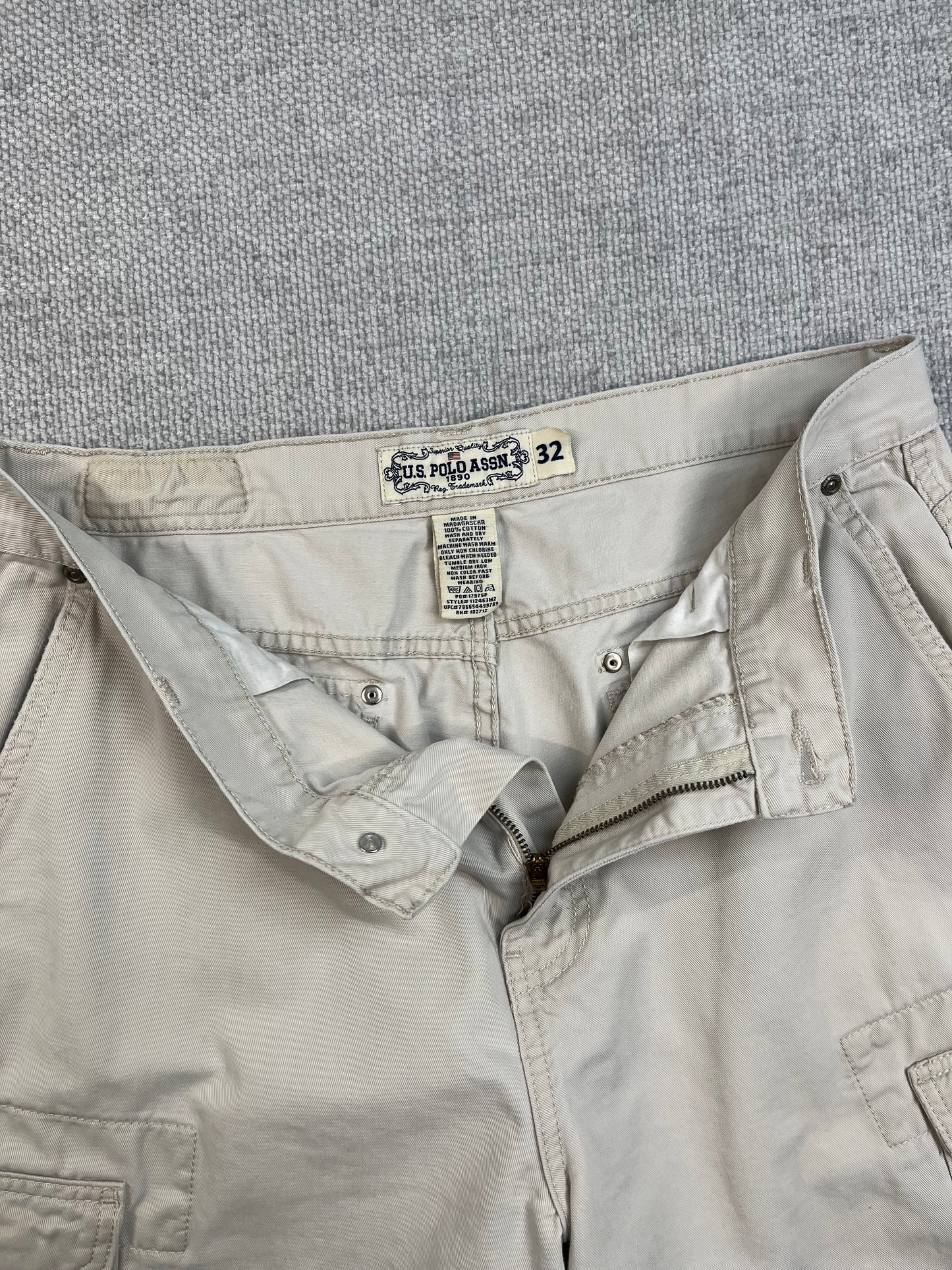 Y2K U.S.P.A Cargo Shorts 31"