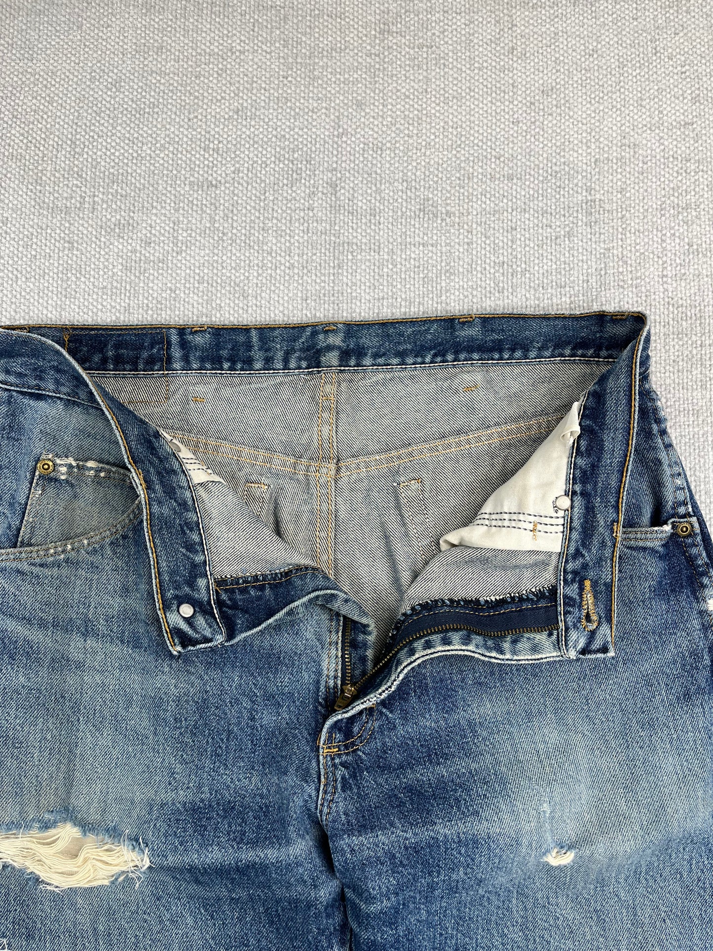 Y2K Wrangler Ripped Jeans 34”